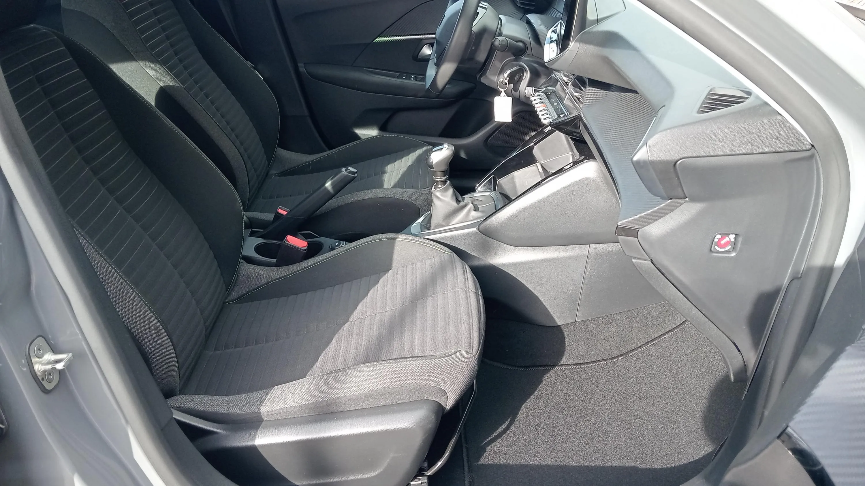 Peugeot 208 Allure PureTech 100 - foto 16