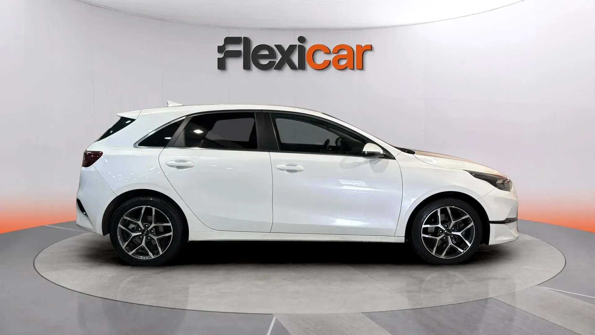 Kia Ceed 1.5 MHEV Tech DCT - foto 8