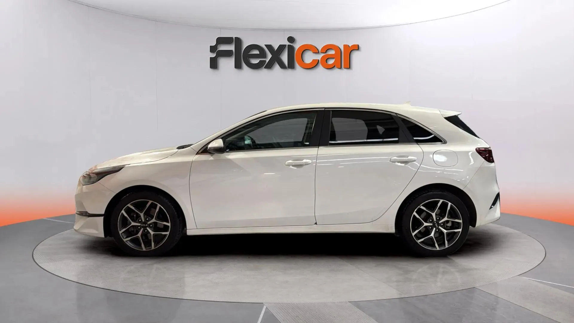 Kia Ceed 1.5 MHEV Tech DCT - foto 4