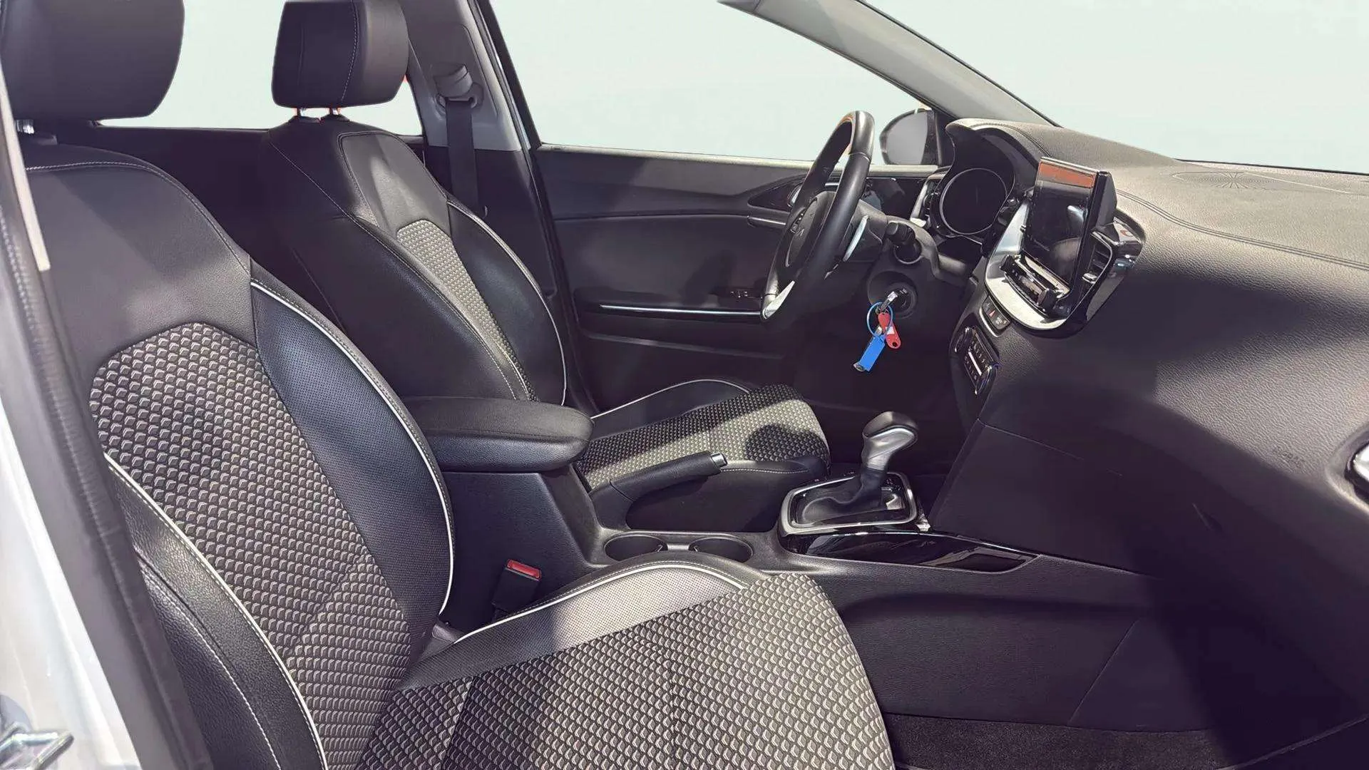 Kia Ceed 1.5 MHEV Tech DCT - foto 12