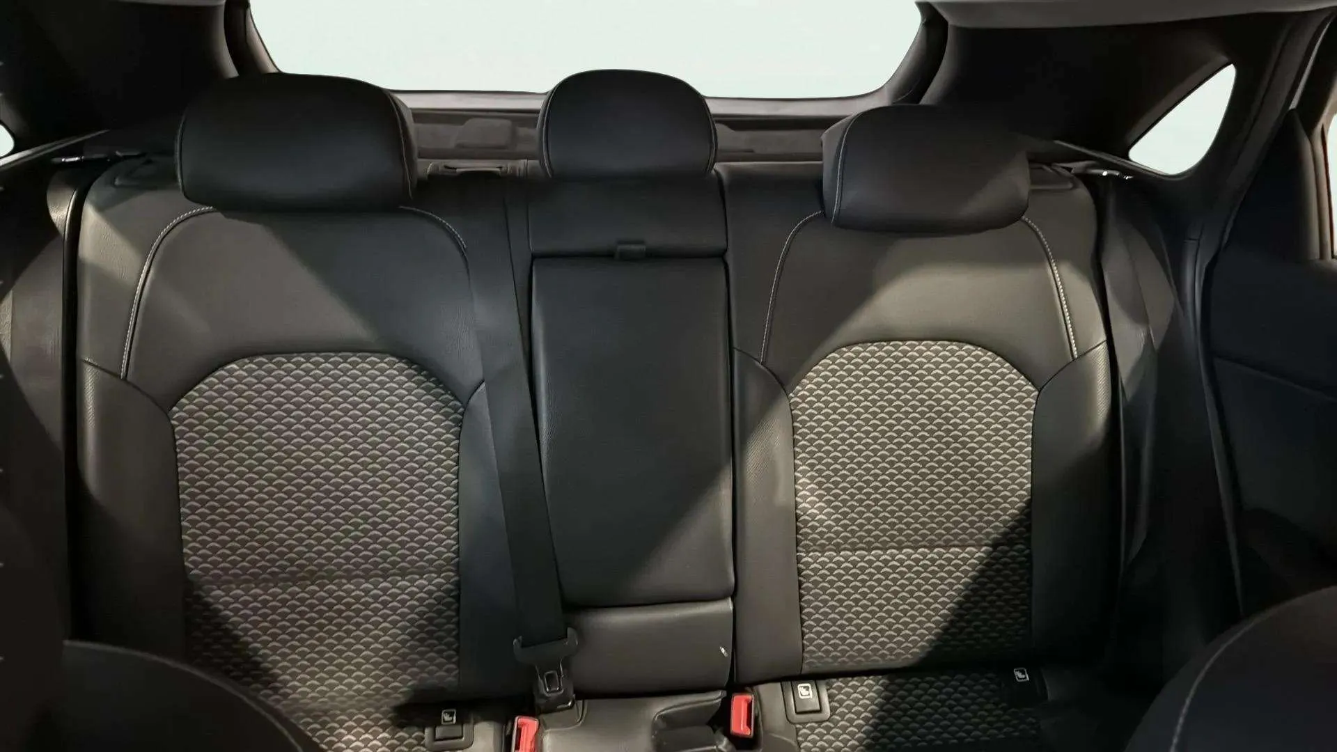 Kia Ceed 1.5 MHEV Tech DCT - foto 14