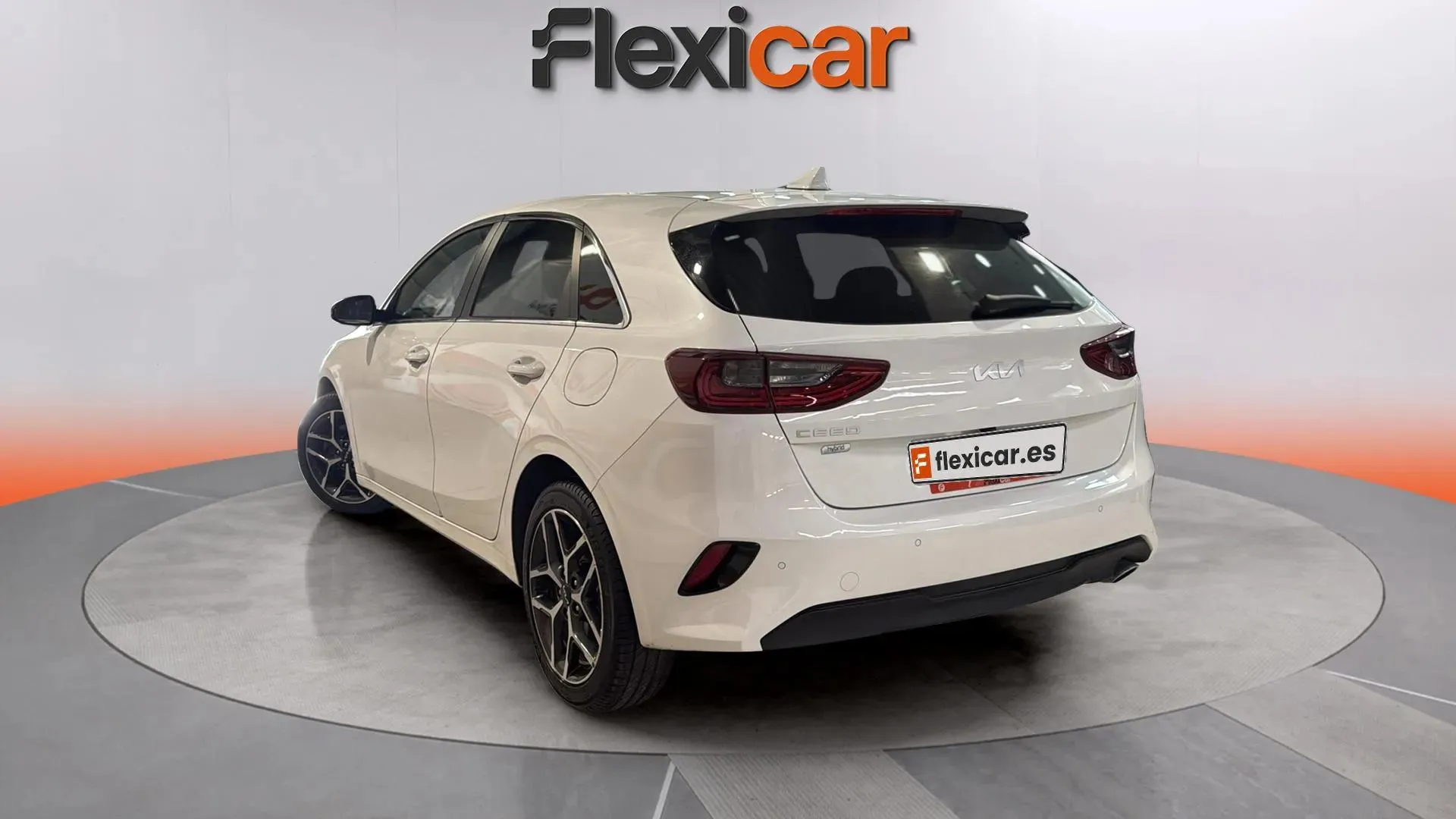 Kia Ceed 1.5 MHEV Tech DCT - foto 5