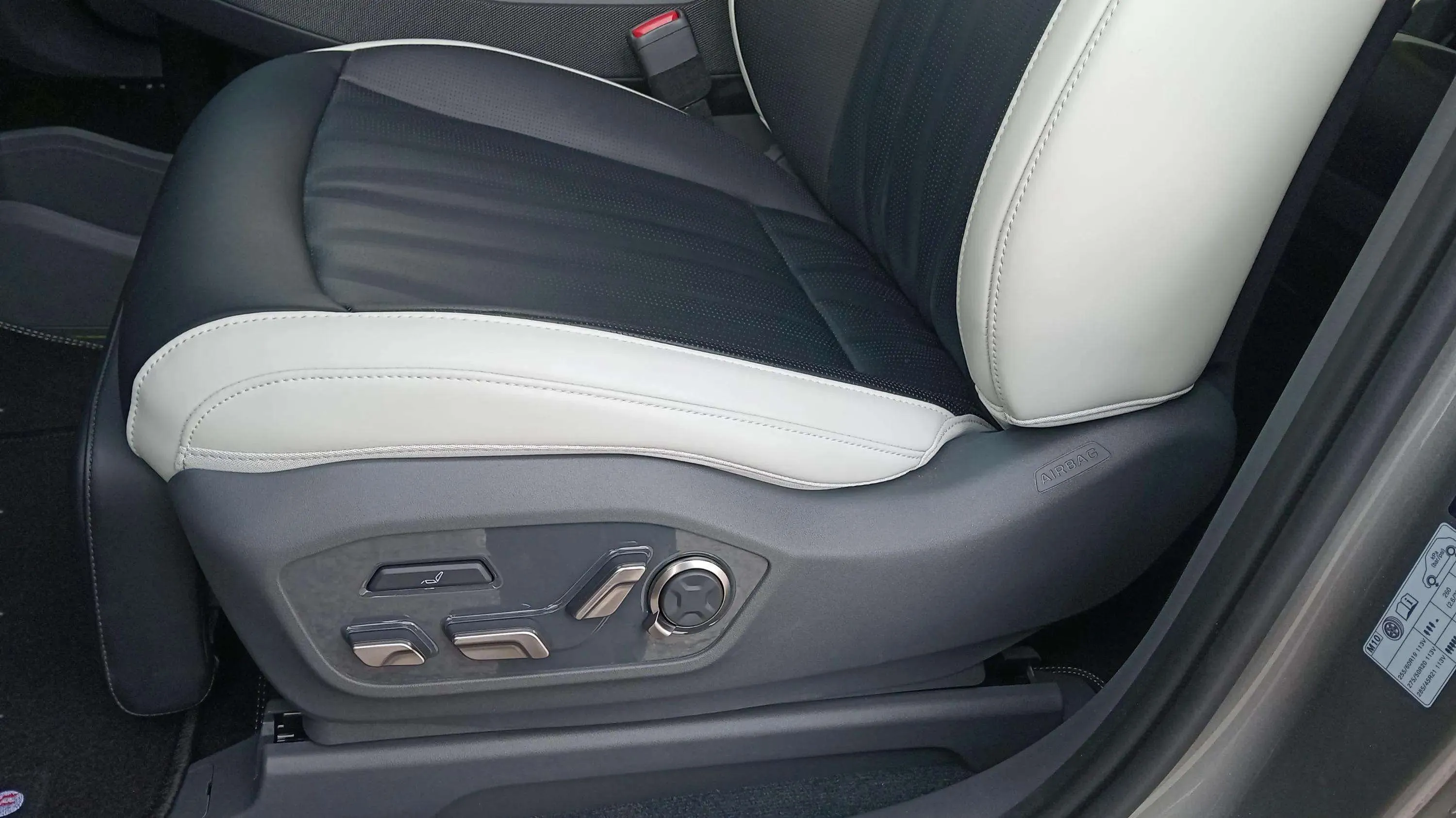 Kia EV9 GT-Line 99 - foto 28