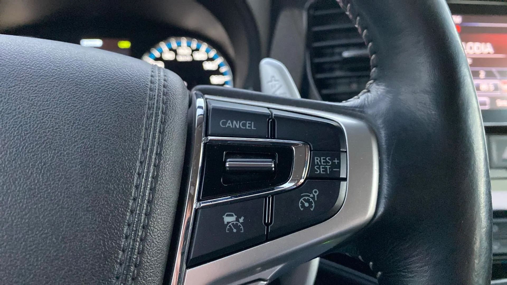 Mitsubishi Outlander 2.0 PHEV Kaiteki 4WD - foto 16