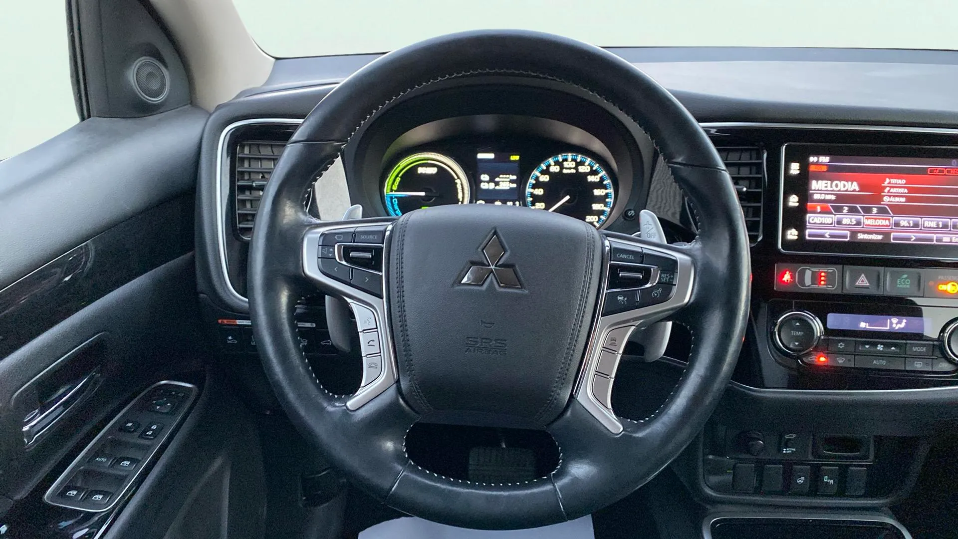 Mitsubishi Outlander 2.0 PHEV Kaiteki 4WD - foto 11