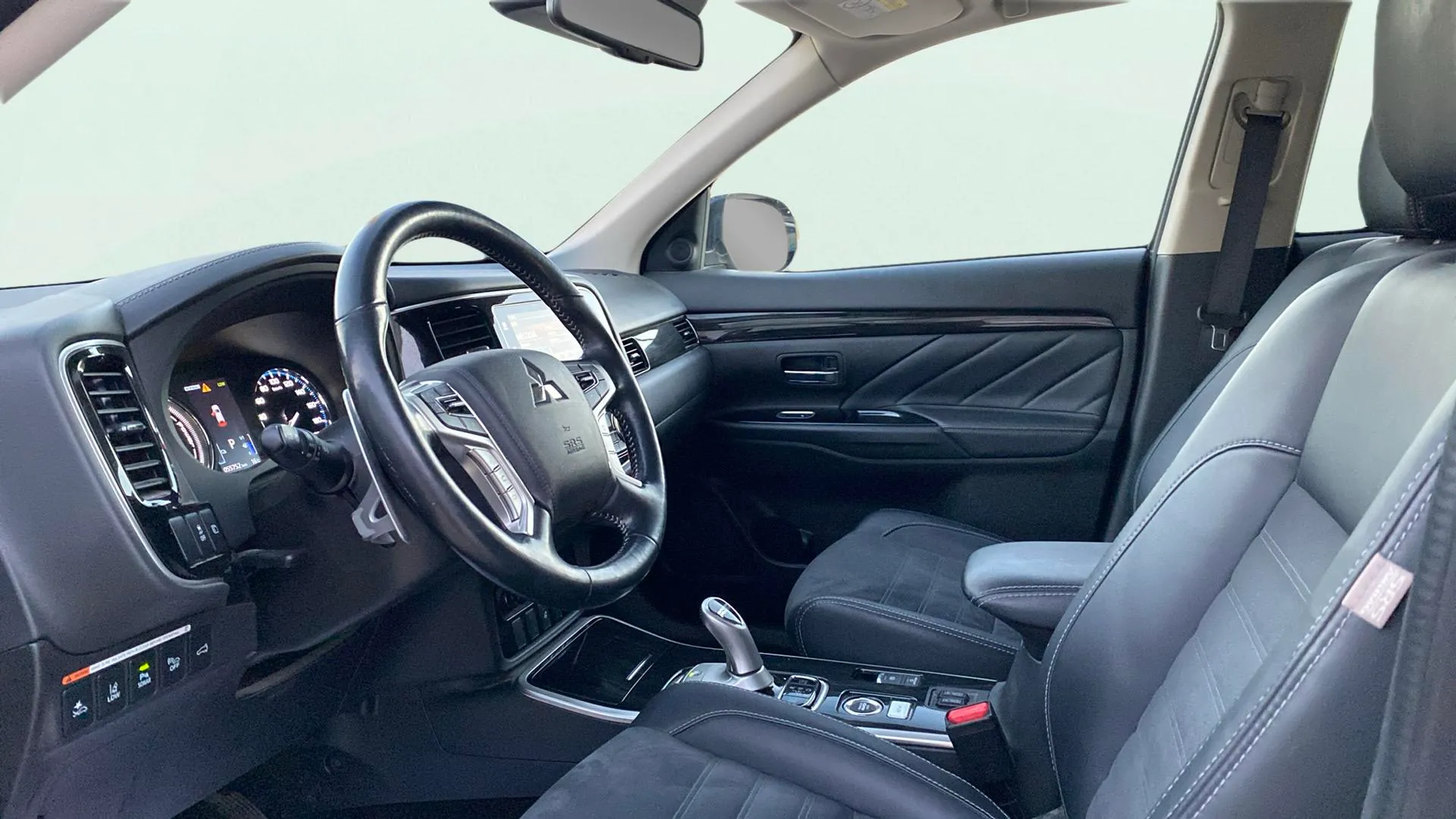 Mitsubishi Outlander 2.0 PHEV Kaiteki 4WD - foto 13