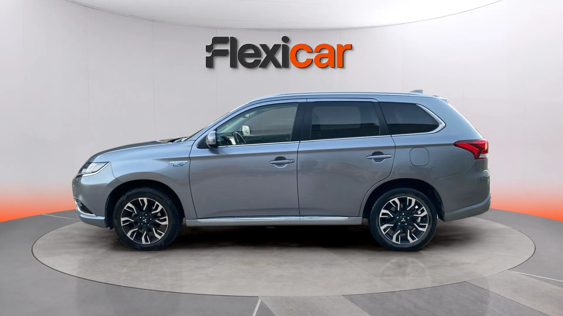 Mitsubishi Outlander 2.0 PHEV Kaiteki 4WD - foto 4
