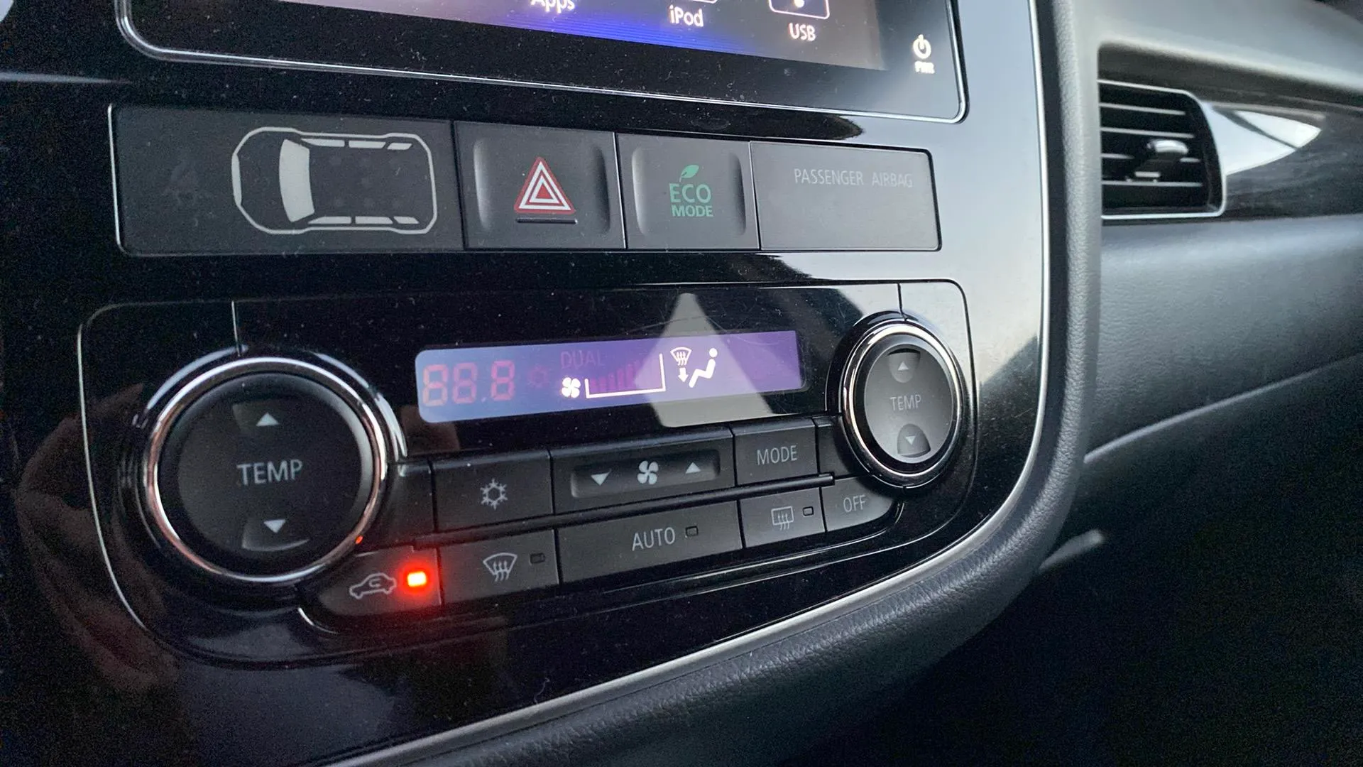 Mitsubishi Outlander 2.0 PHEV Kaiteki 4WD - foto 23