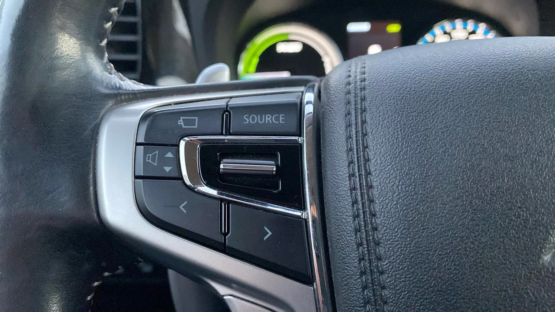 Mitsubishi Outlander 2.0 PHEV Kaiteki 4WD - foto 17