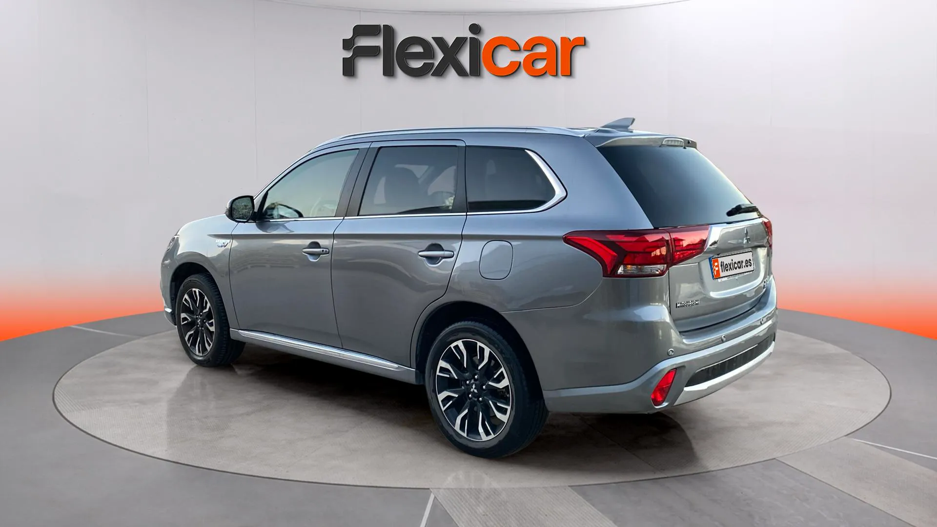 Mitsubishi Outlander 2.0 PHEV Kaiteki 4WD - foto 3