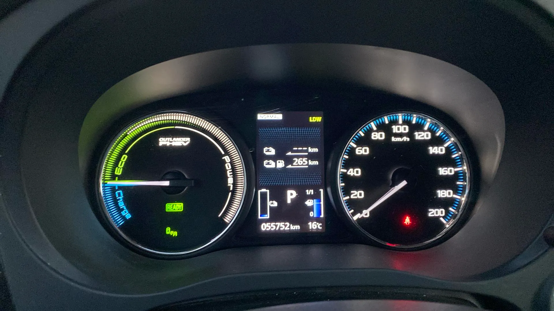 Mitsubishi Outlander 2.0 PHEV Kaiteki 4WD - foto 12