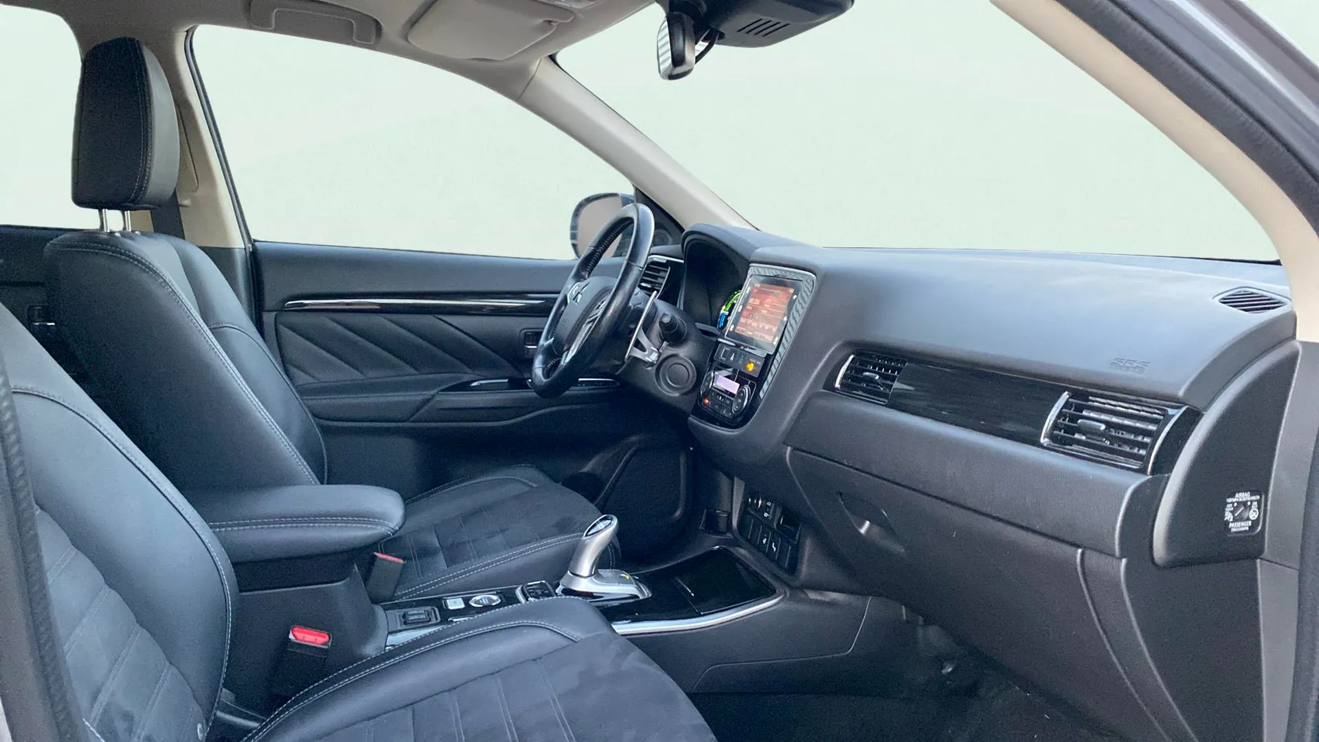 Mitsubishi Outlander 2.0 PHEV Kaiteki 4WD - foto 14