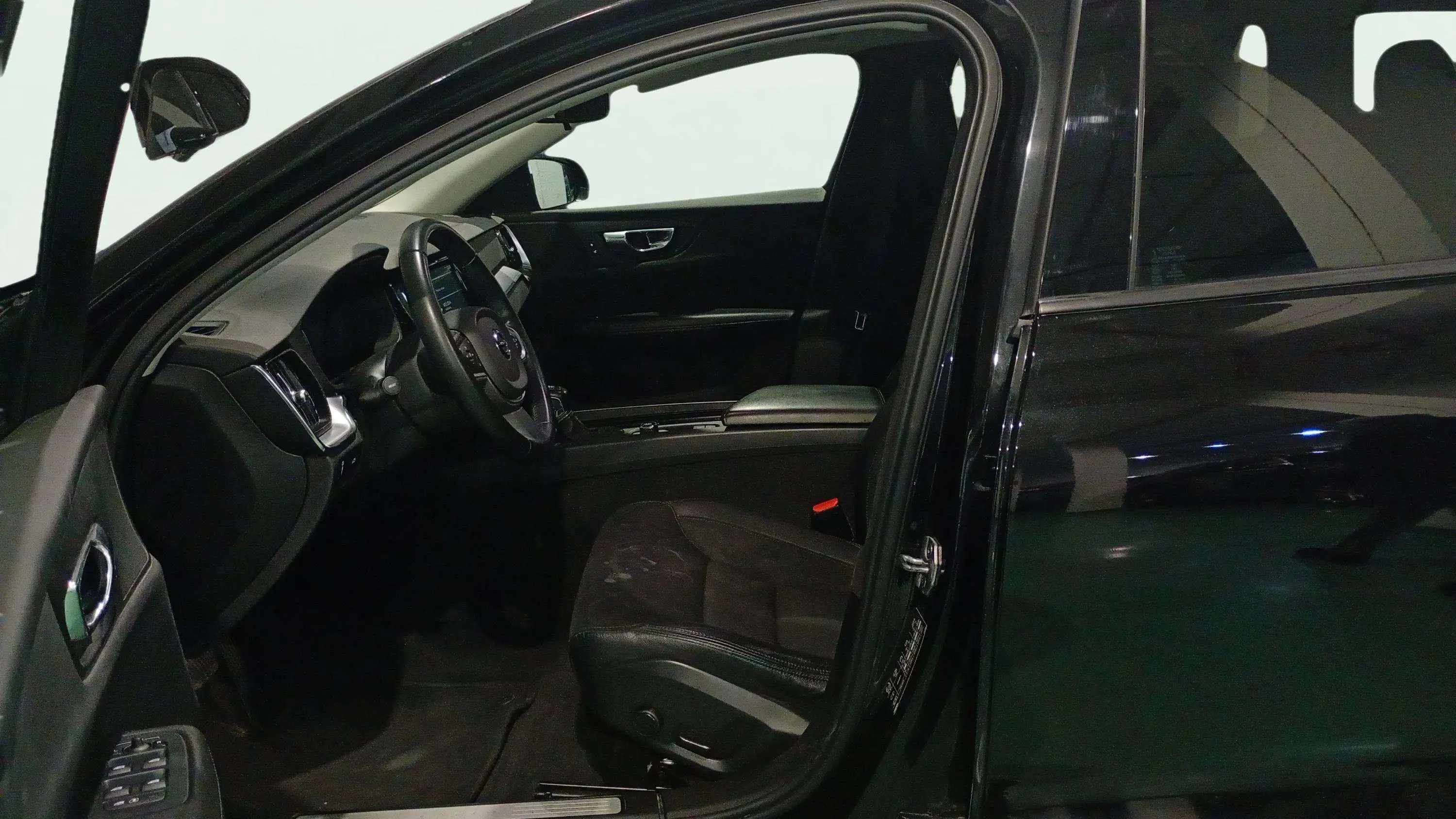 Volvo V60 2.0 D3 Momentum - foto 10