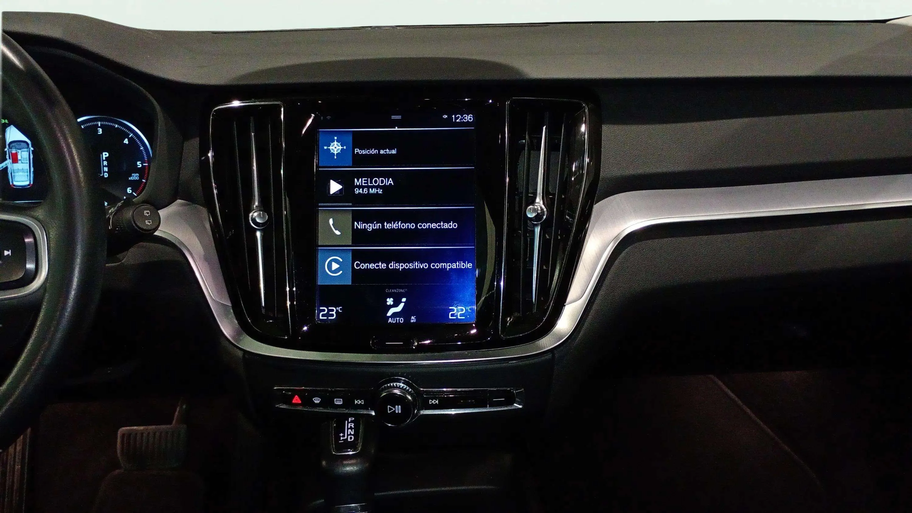 Volvo V60 2.0 D3 Momentum - foto 9