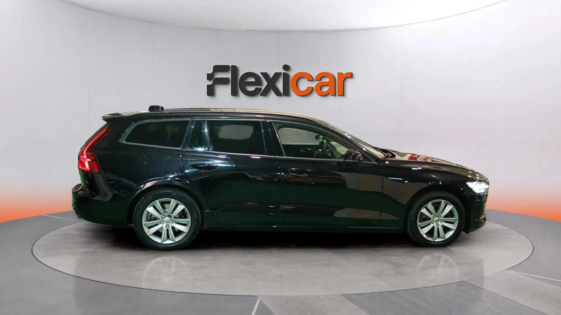 Volvo V60 2.0 D3 Momentum - foto 3