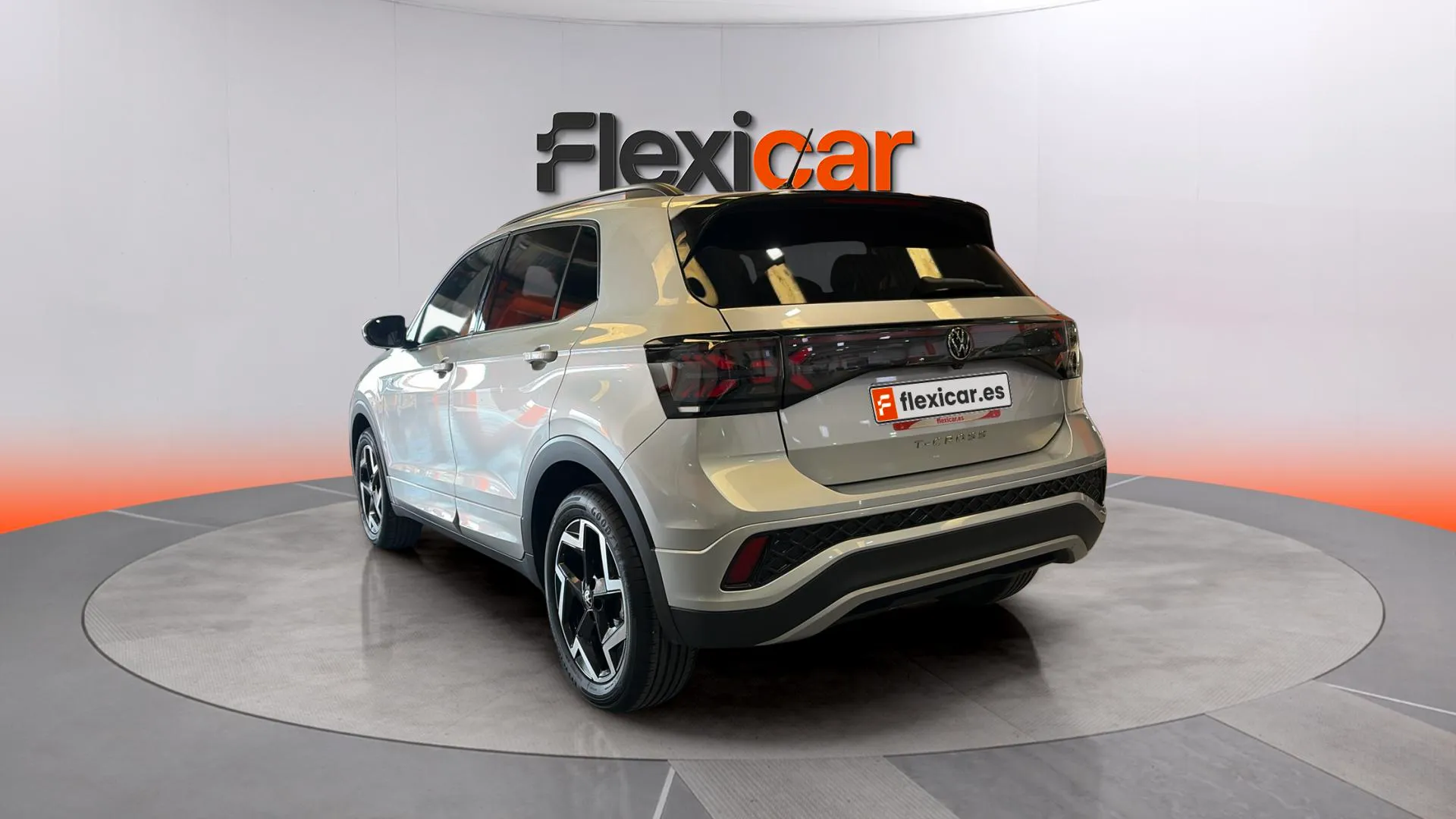 Volkswagen T-Cross R-Line 1.0 TSI DSG - foto 5