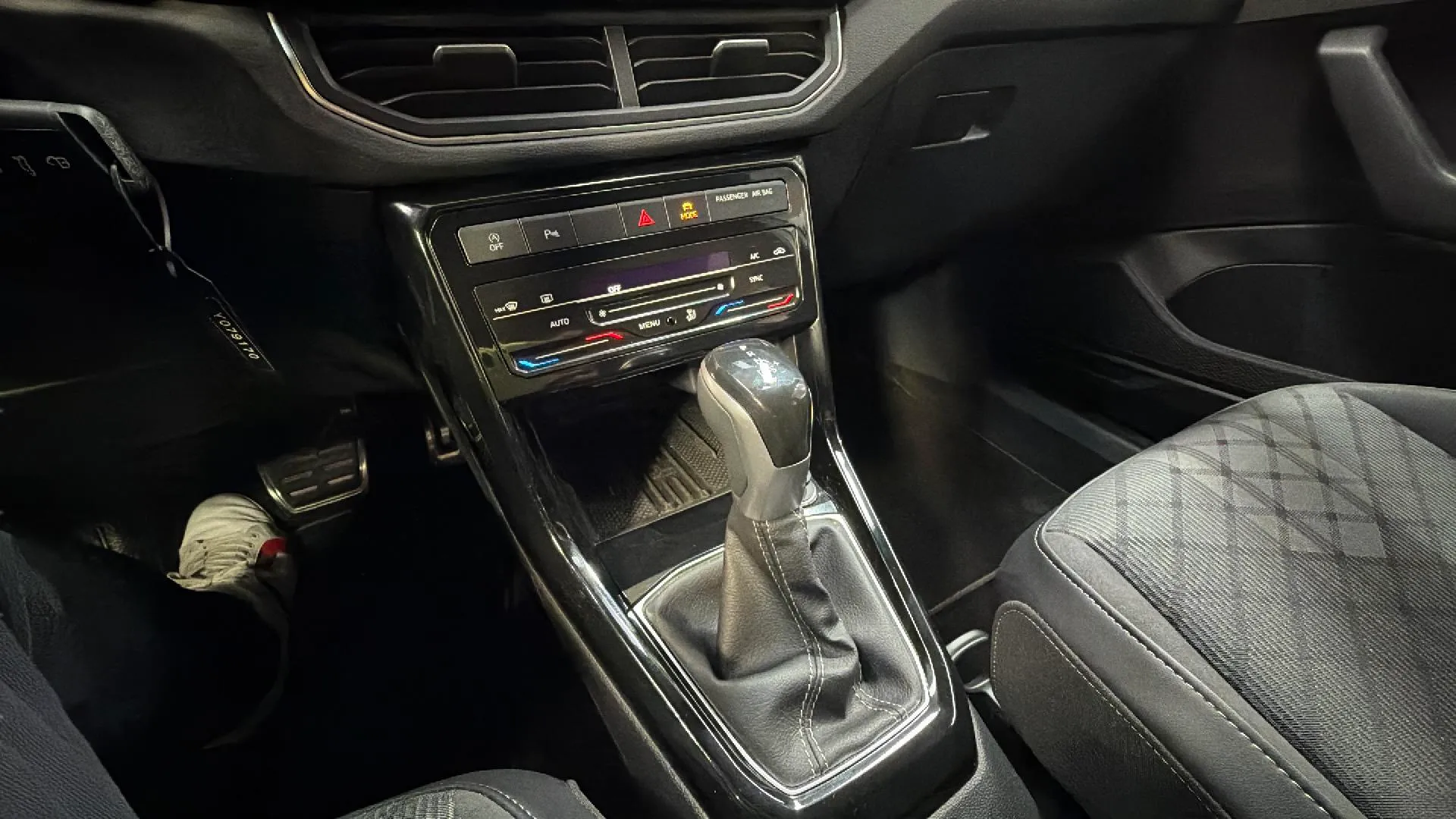 Volkswagen T-Cross R-Line 1.0 TSI DSG - foto 21