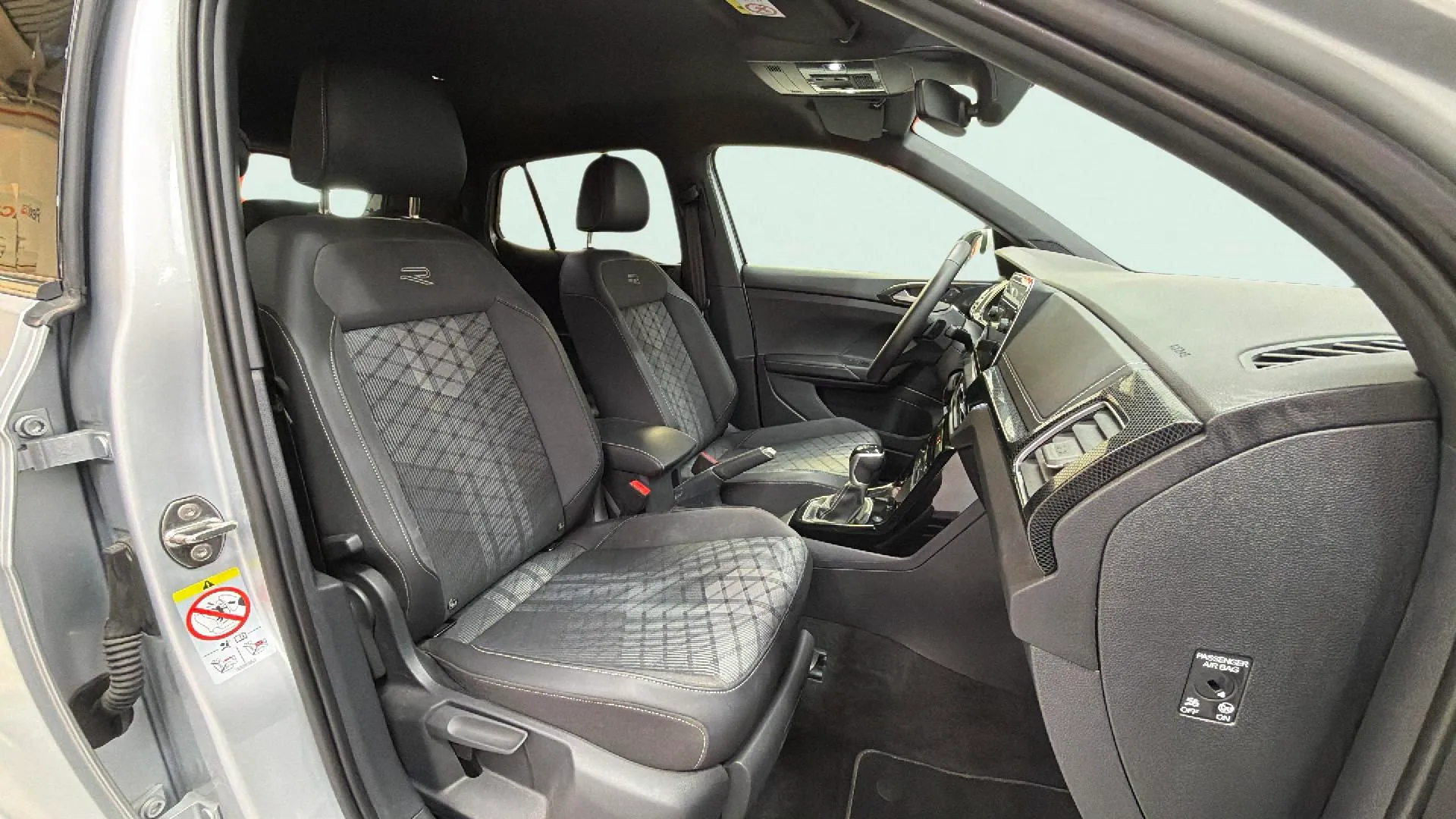 Volkswagen T-Cross R-Line 1.0 TSI DSG - foto 18