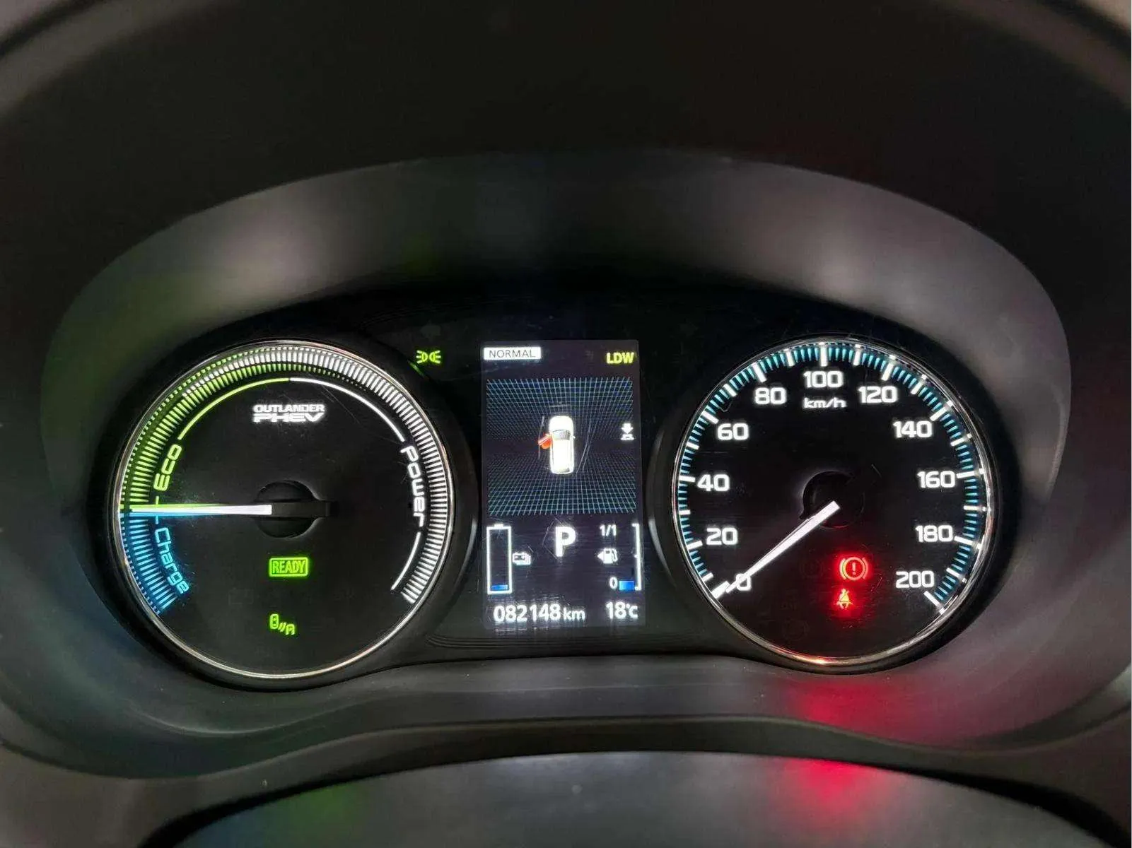 Mitsubishi Outlander 2.0 PHEV Kaiteki 4WD - foto 16