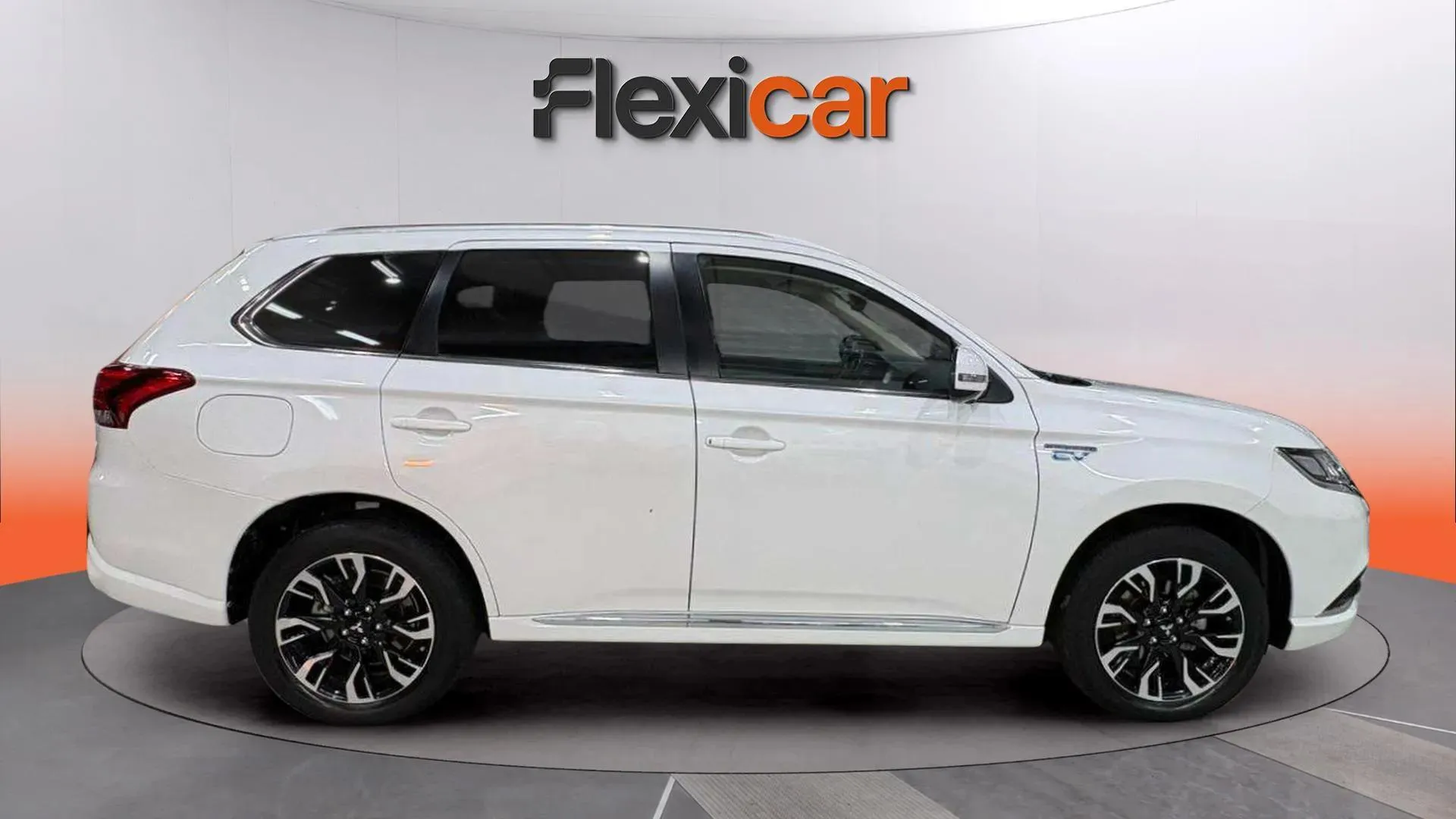 Mitsubishi Outlander 2.0 PHEV Kaiteki 4WD - foto 8
