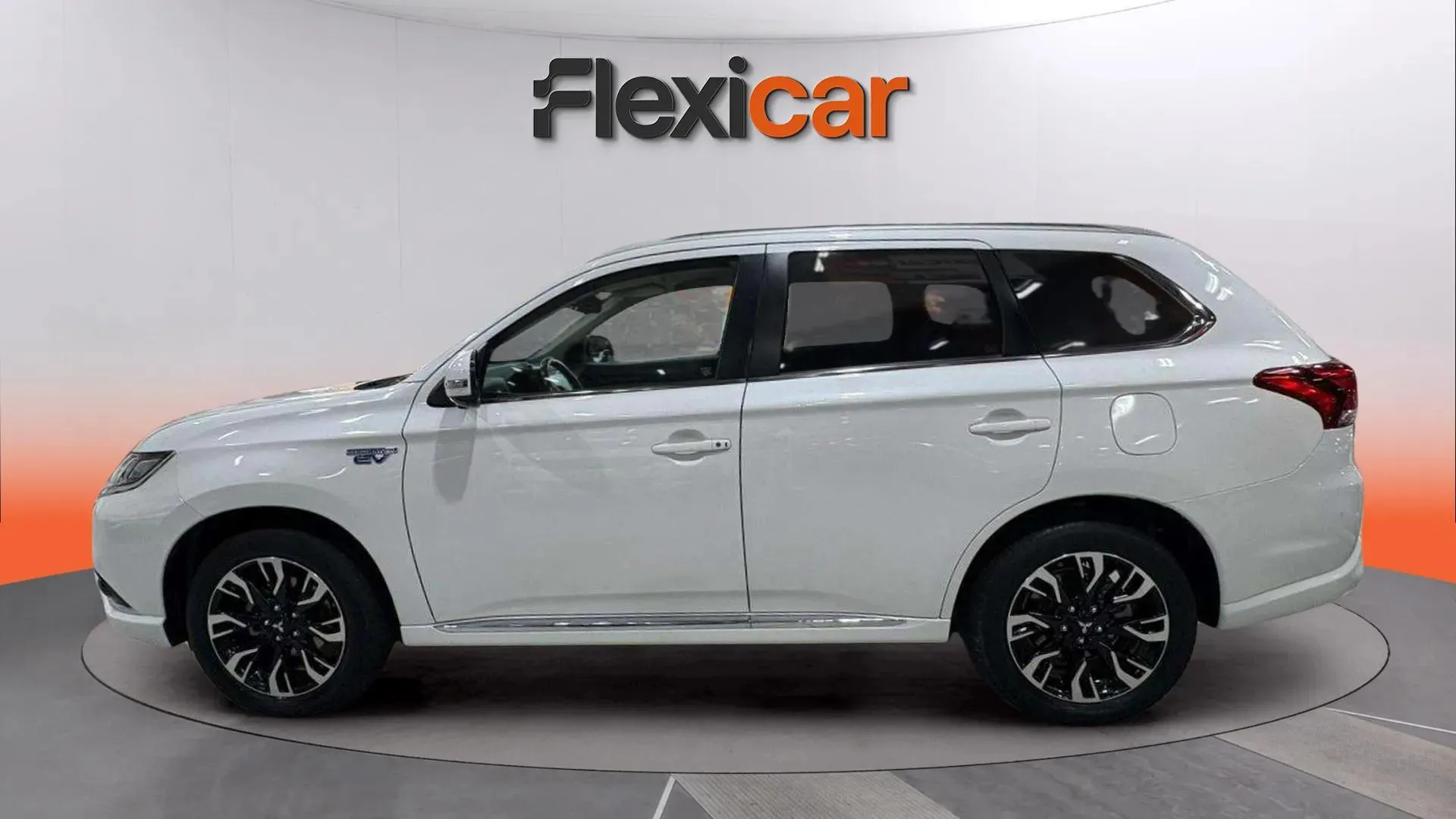 Mitsubishi Outlander 2.0 PHEV Kaiteki 4WD - foto 4