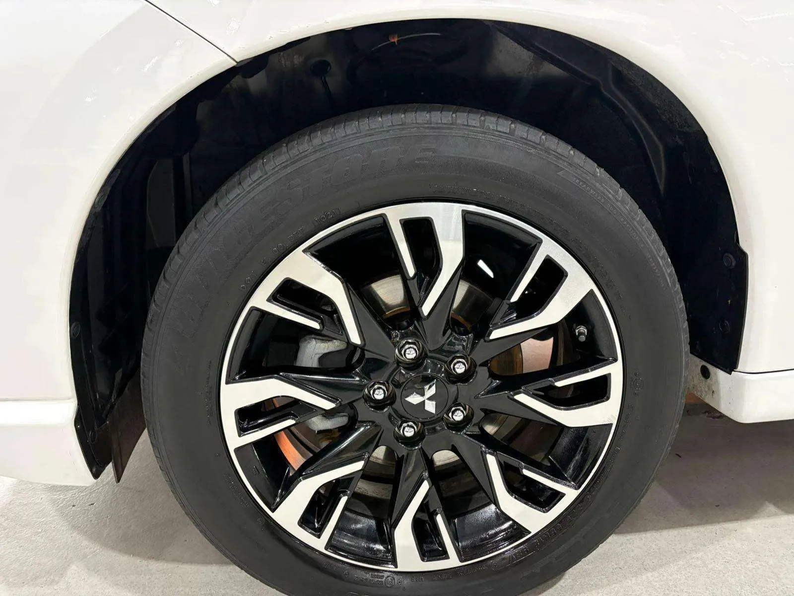 Mitsubishi Outlander 2.0 PHEV Kaiteki 4WD - foto 19