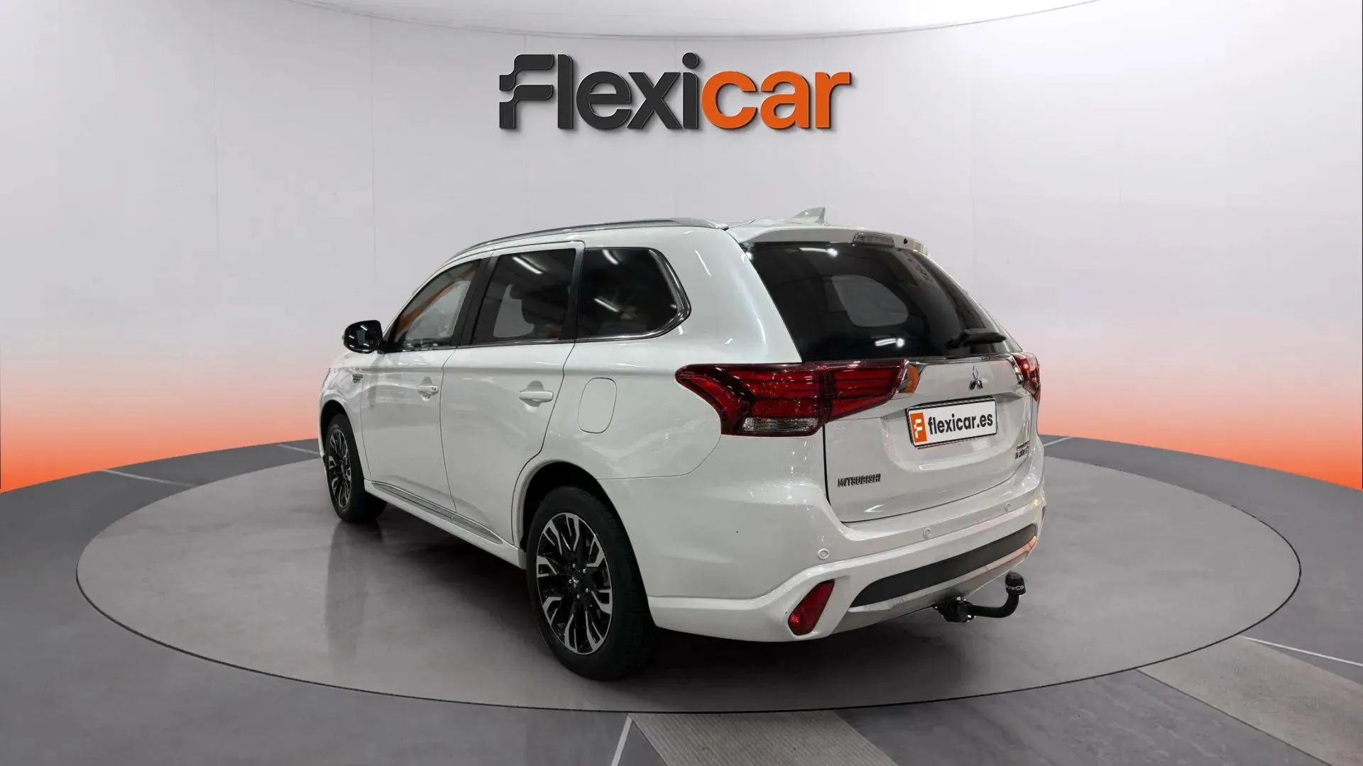 Mitsubishi Outlander 2.0 PHEV Kaiteki 4WD - foto 5