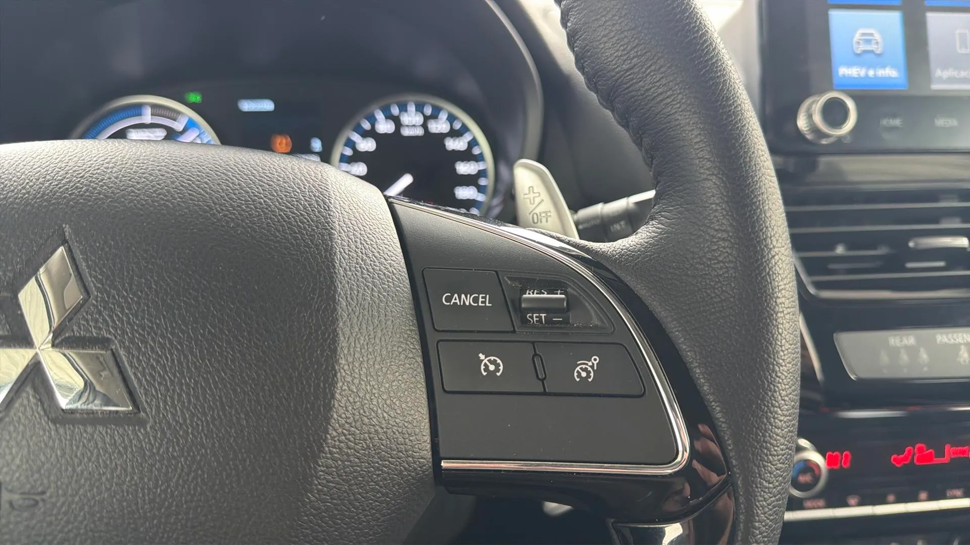 Mitsubishi Eclipse Cross 2.4 PHEV Motion 4WD - foto 15