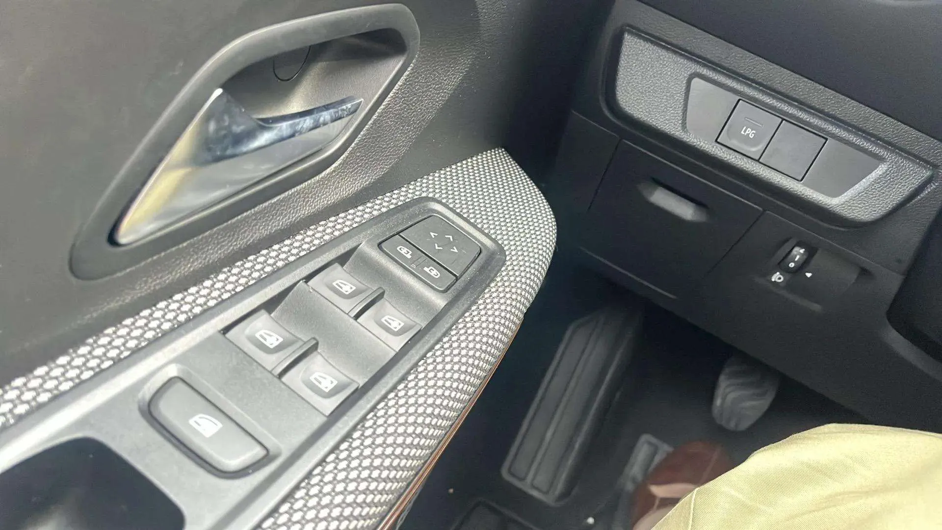 Dacia Sandero Stepway Comfort ECO-G - foto 23