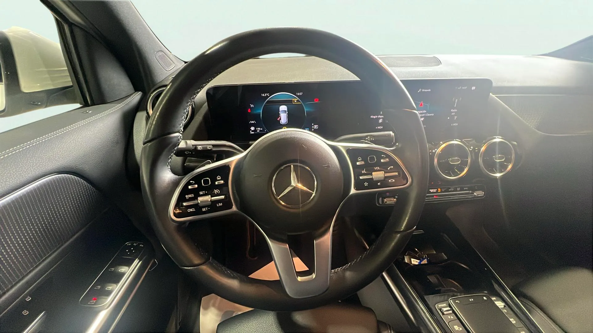 Mercedes-Benz GLA 200 D 4MATIC - foto 8