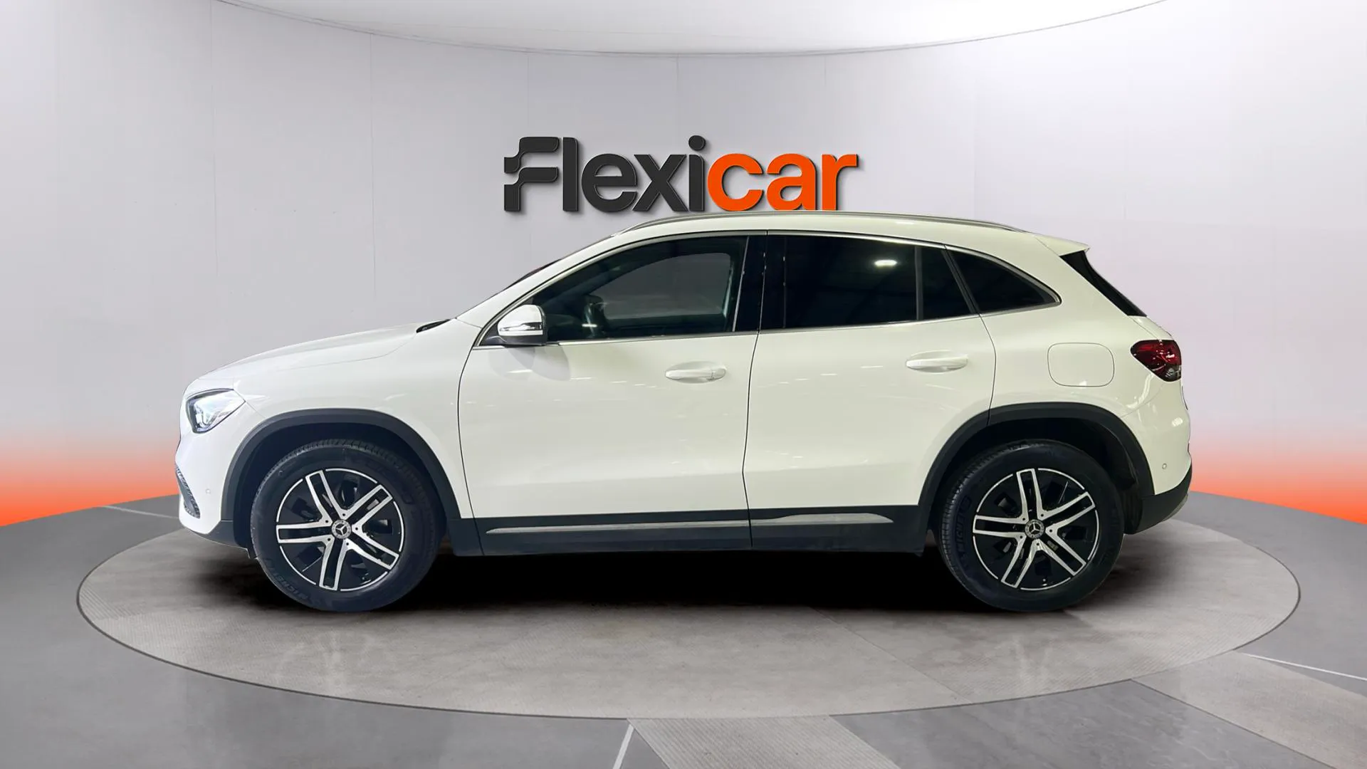 Mercedes-Benz GLA 200 D 4MATIC - foto 3
