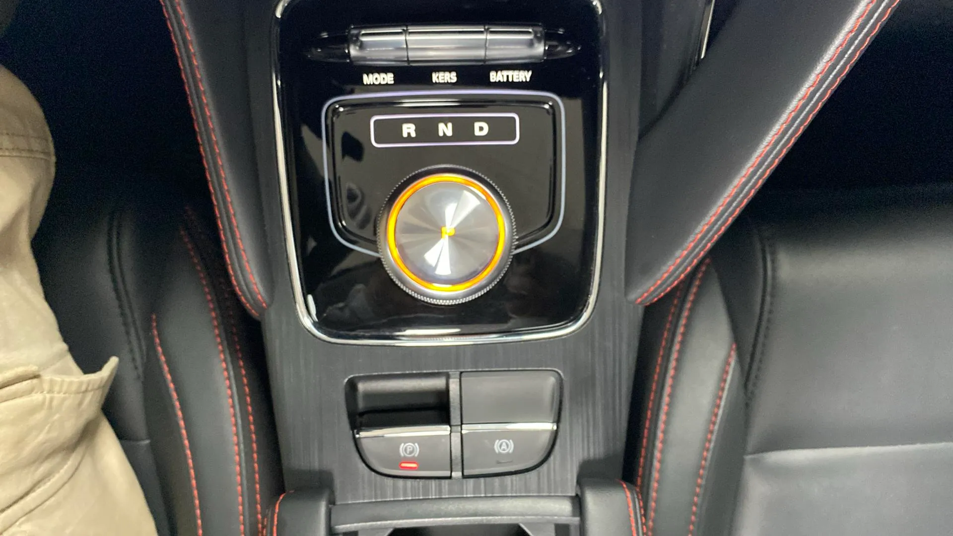 MG ZS Luxury Long Range OBC - foto 16