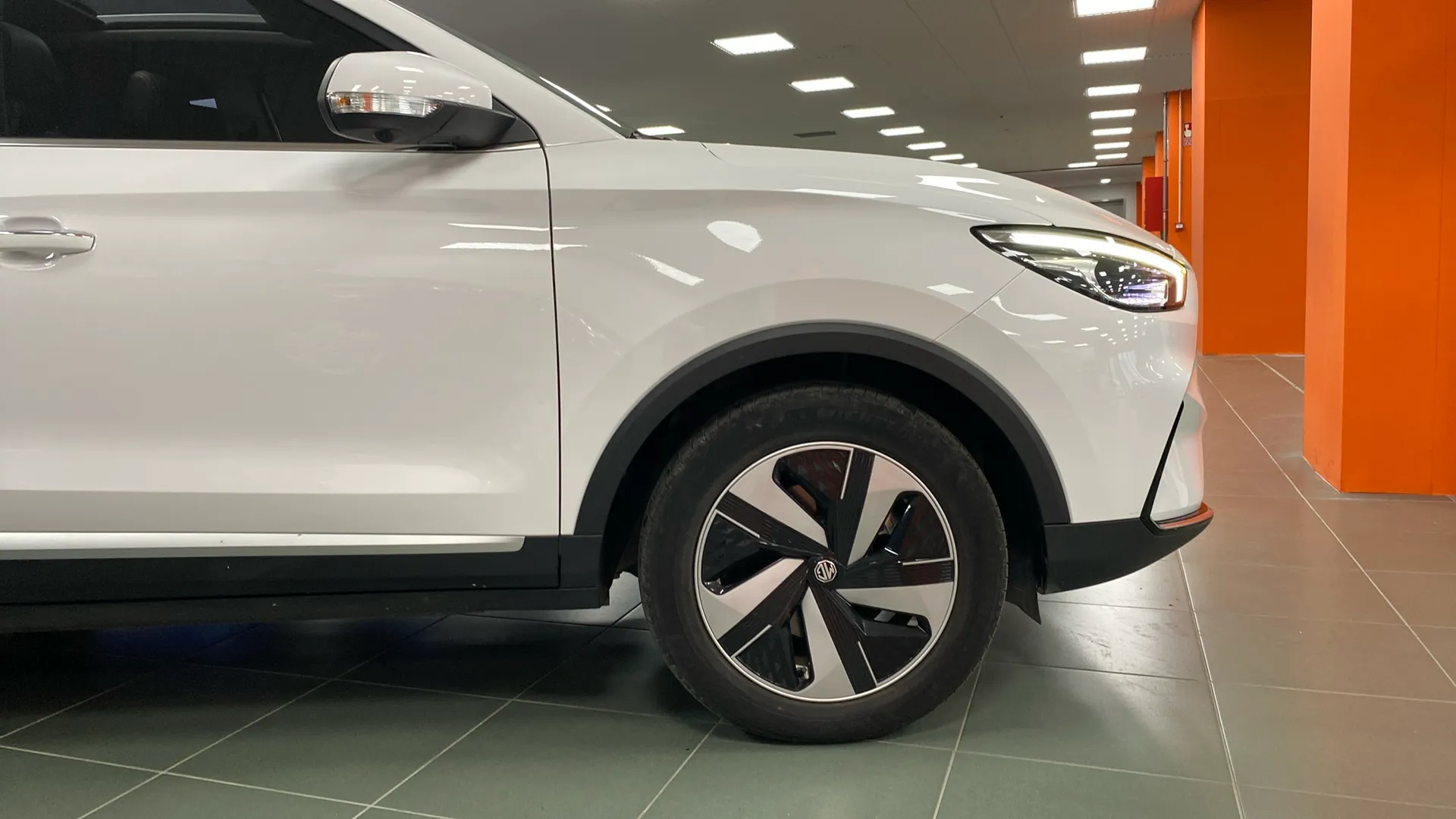 MG ZS Luxury Long Range OBC - foto 24