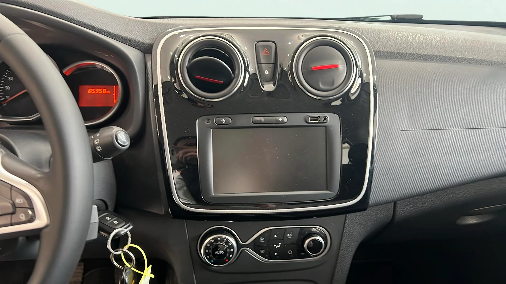 Dacia Sandero Stepway Comfort TCe - foto 11