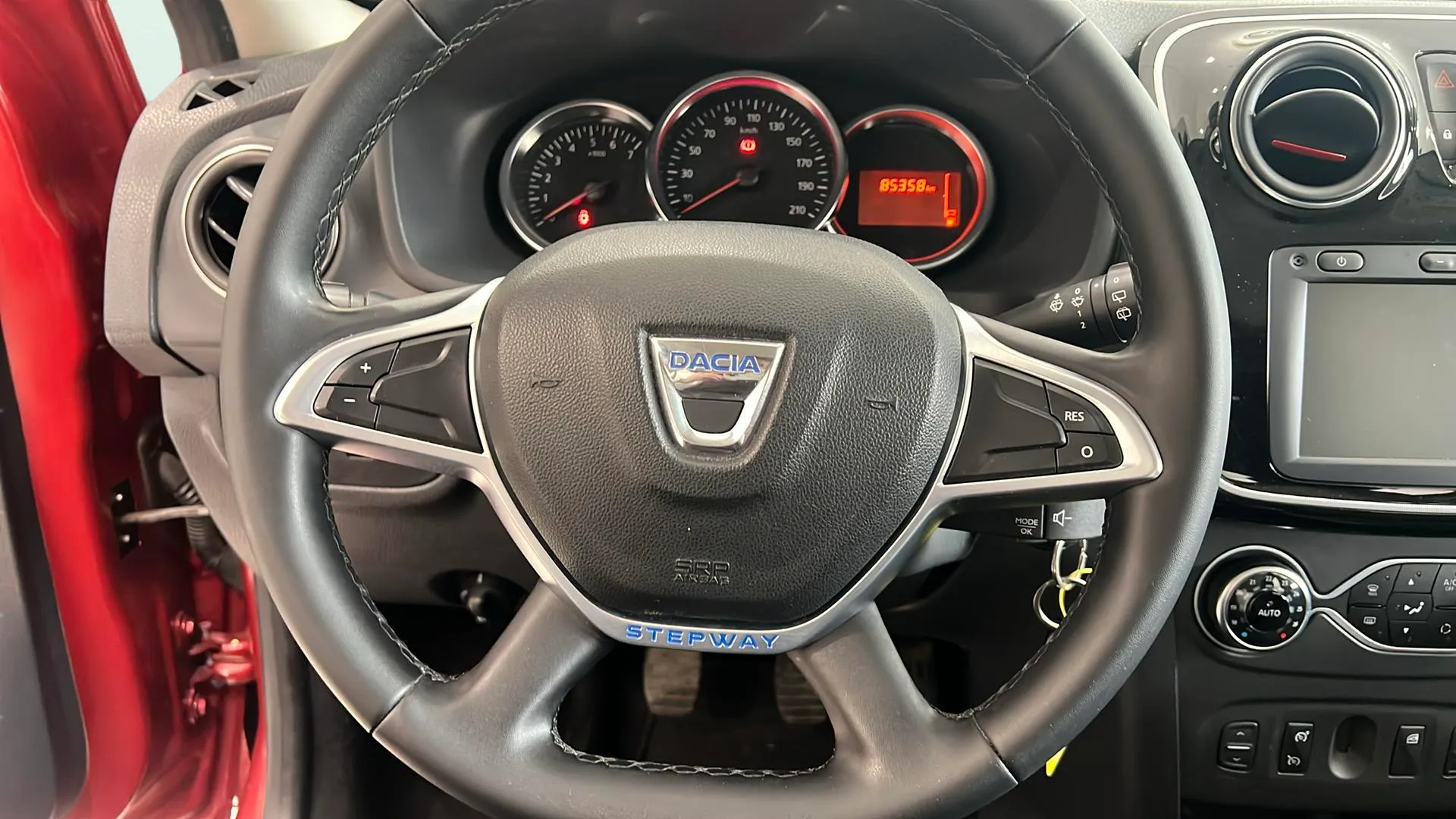 Dacia Sandero Stepway Comfort TCe - foto 12