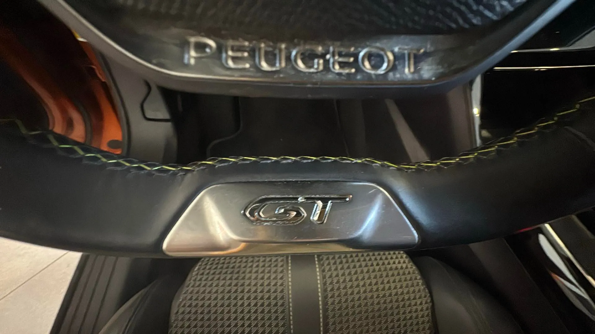Peugeot 2008 GT Line PureTech 130 BVM6 - foto 22
