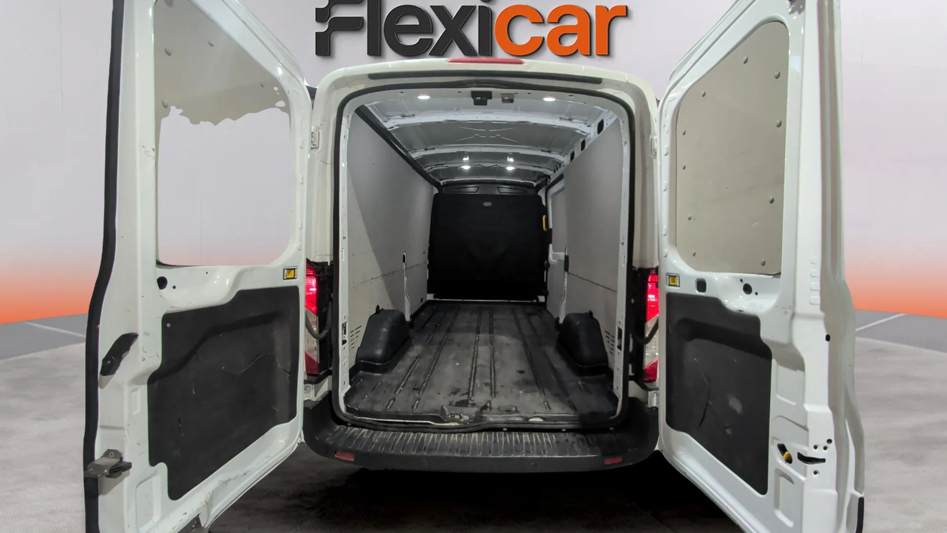 Ford Transit 350 L4H3 Van Trend RWD - foto 16