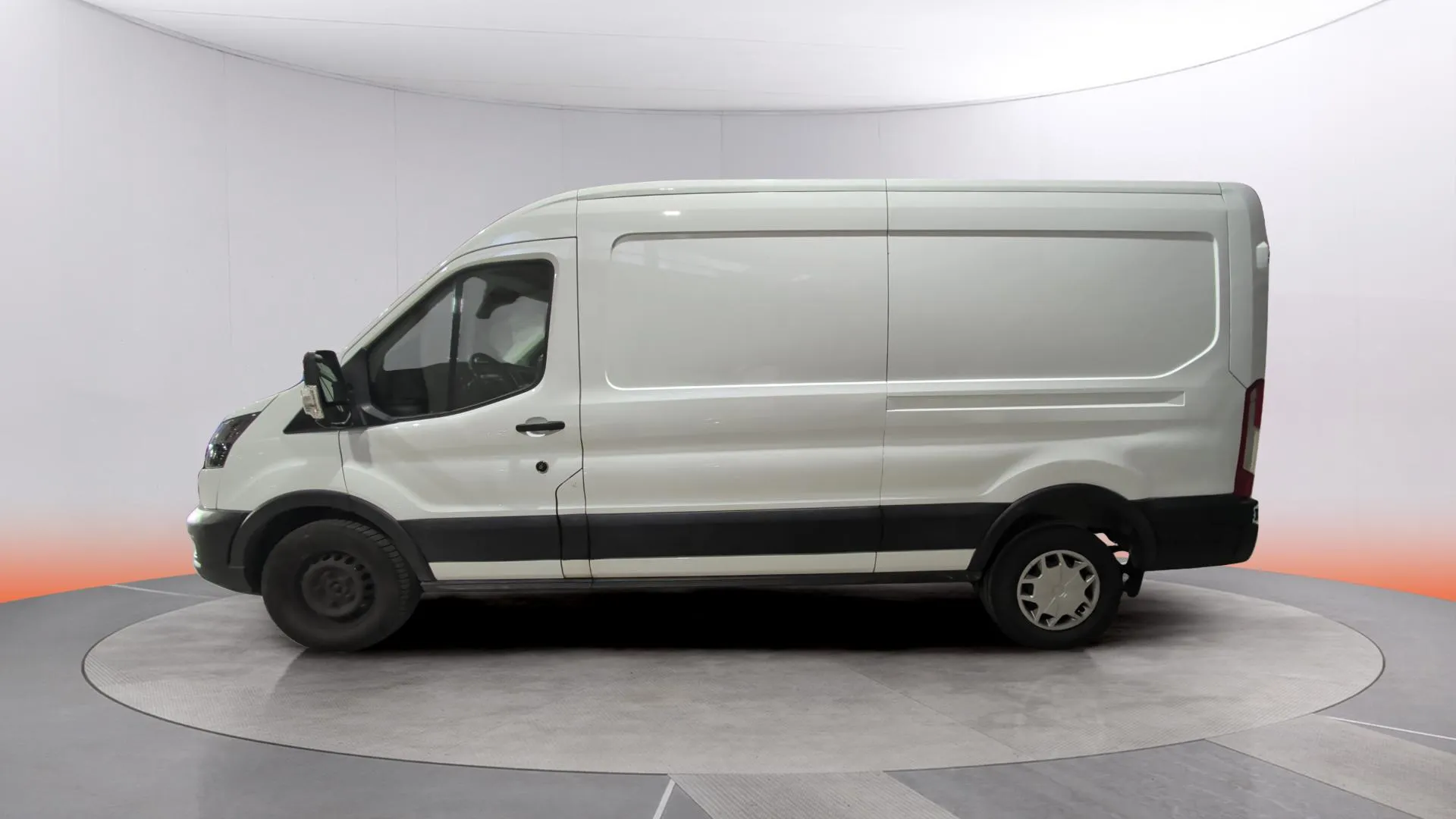 Ford Transit 350 L4H3 Van Trend RWD - foto 4