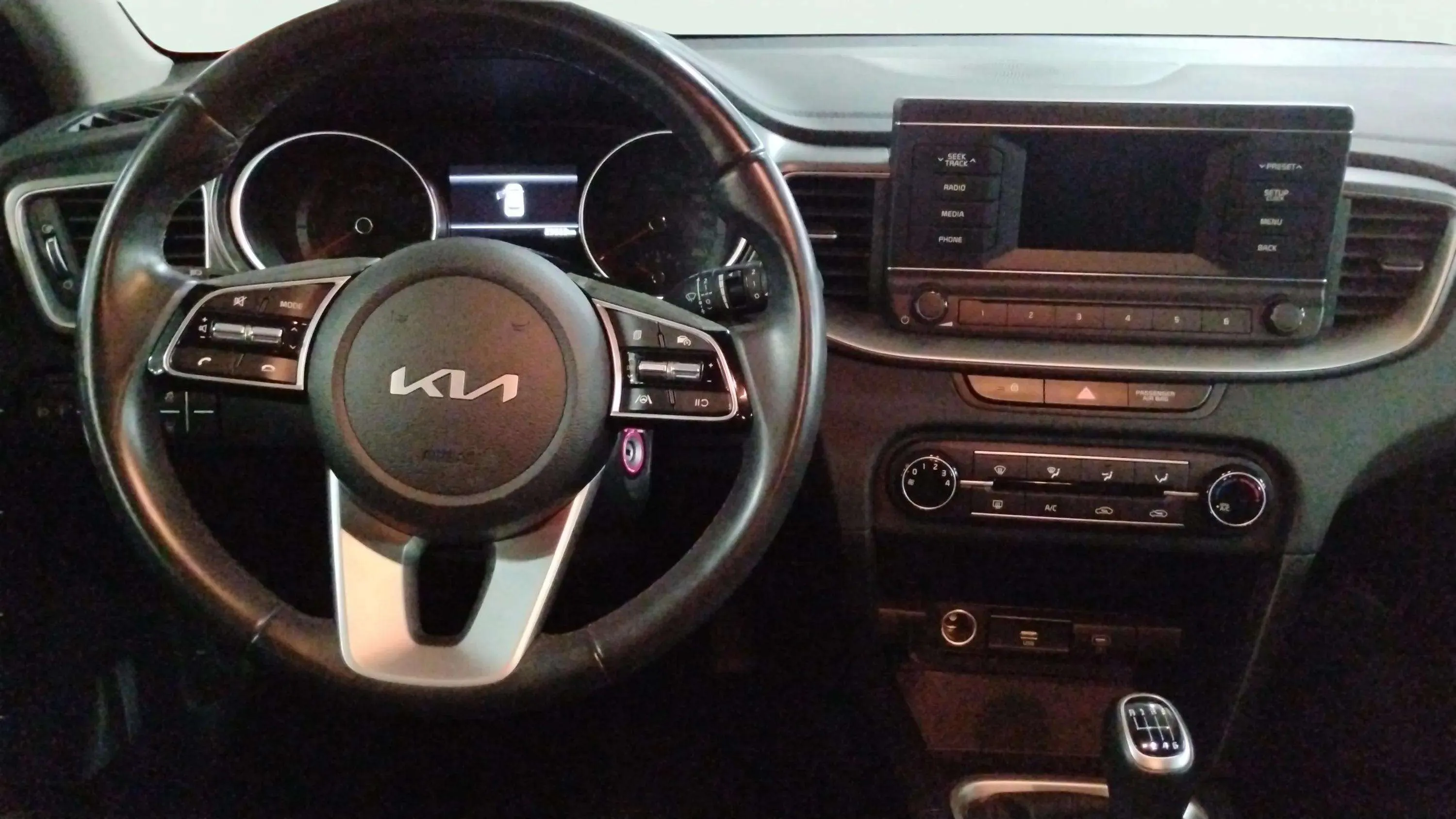 Kia Ceed 1.0 T-GDi Concept - foto 22