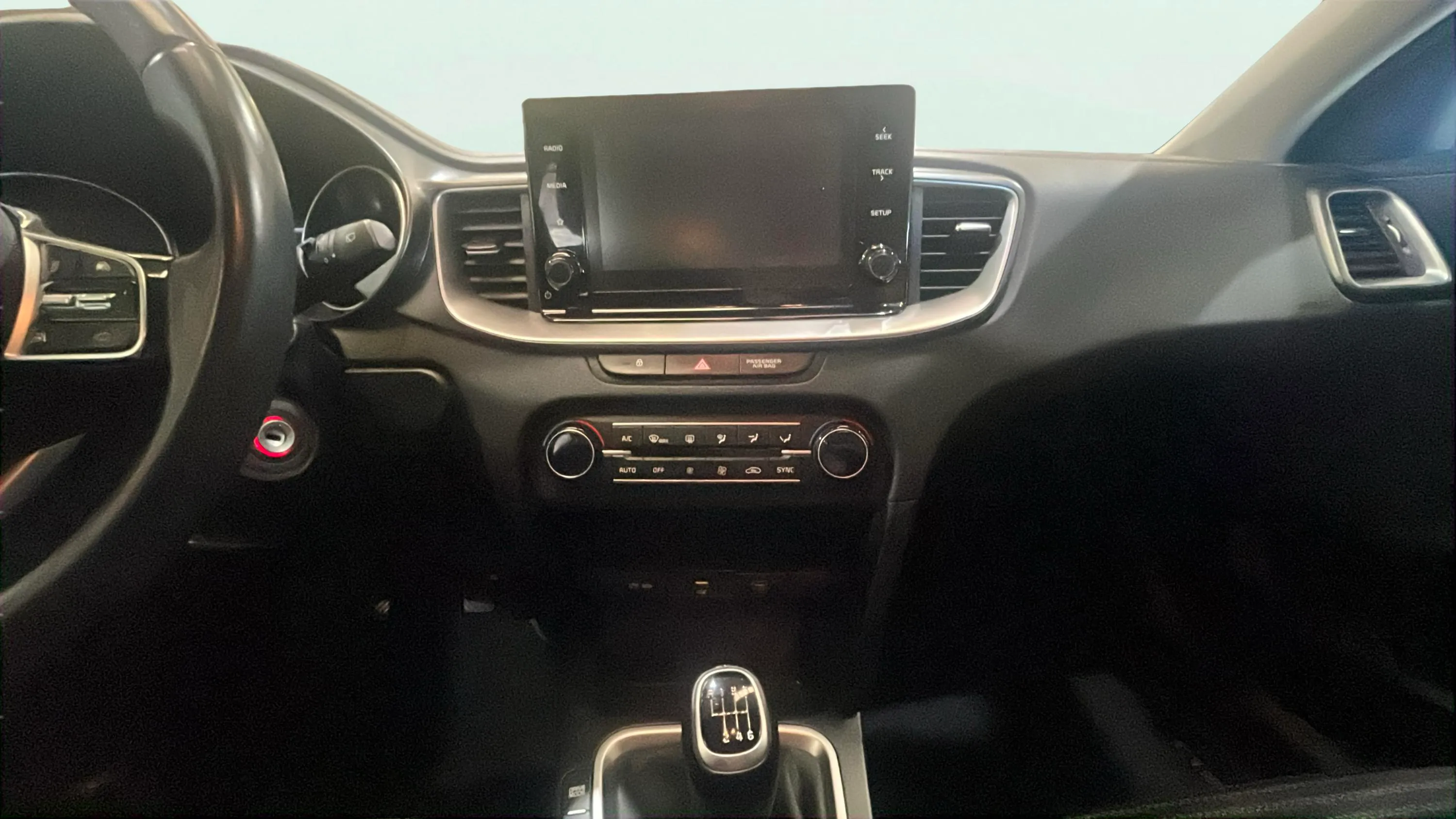 Kia Ceed 1.6 MHEV iMT Drive - foto 12