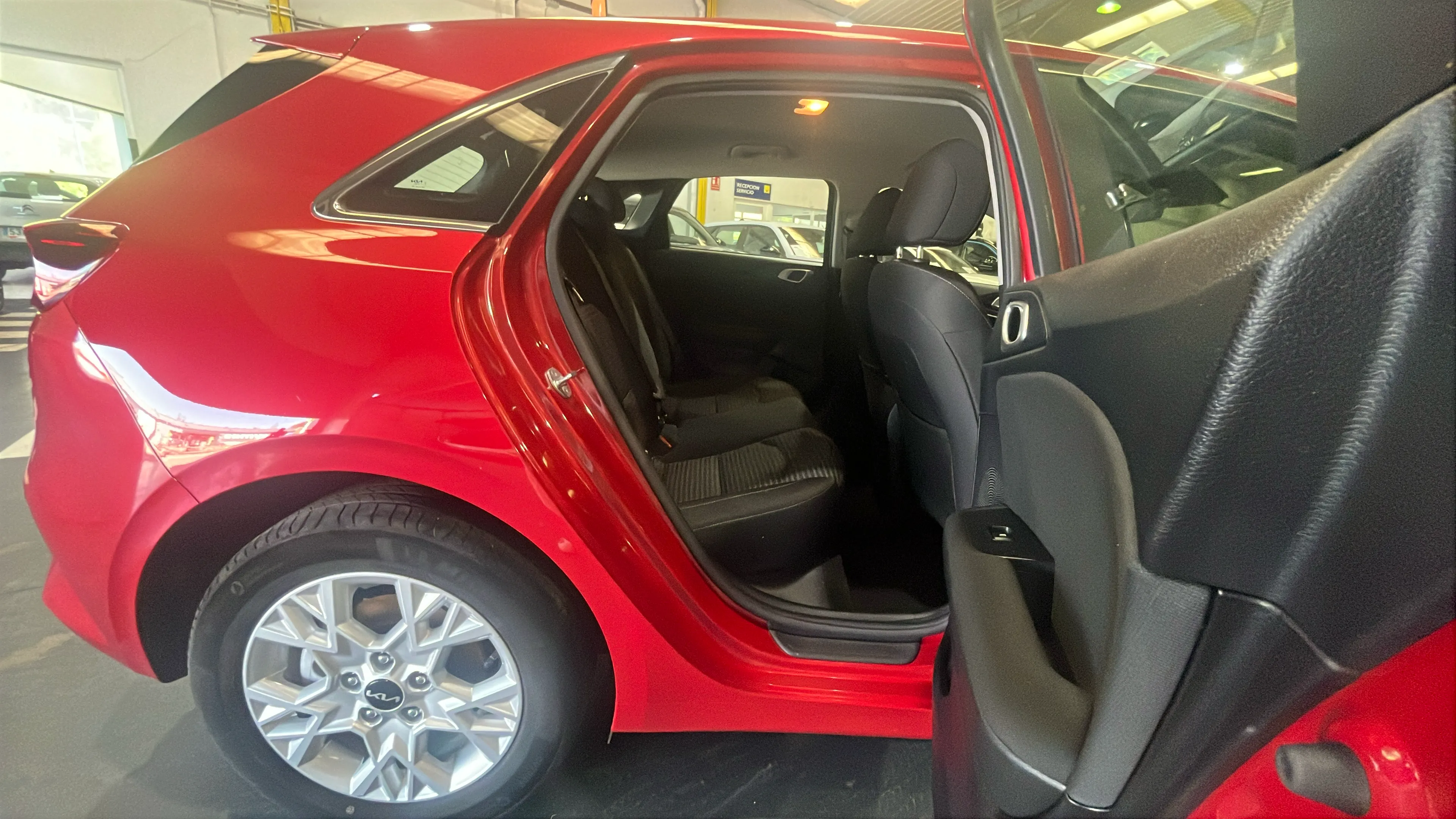 Kia Ceed 1.6 MHEV iMT Drive - foto 17