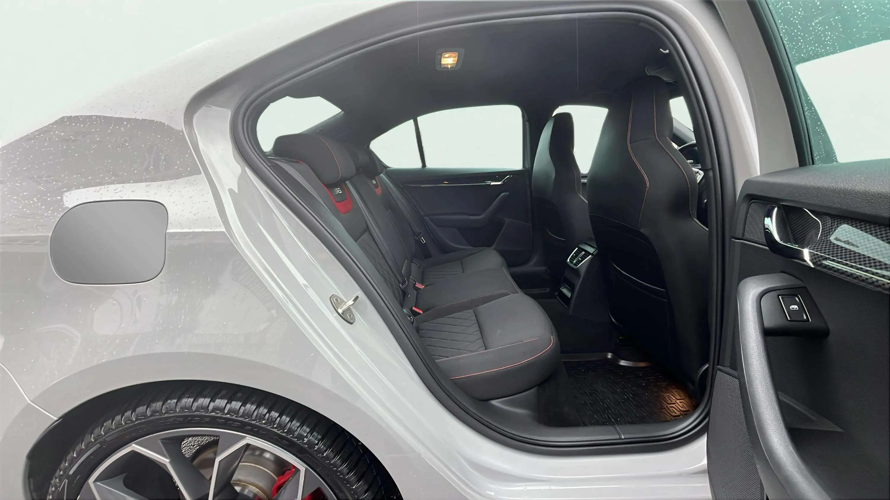 Škoda Octavia 2.0 TSI RS - foto 15