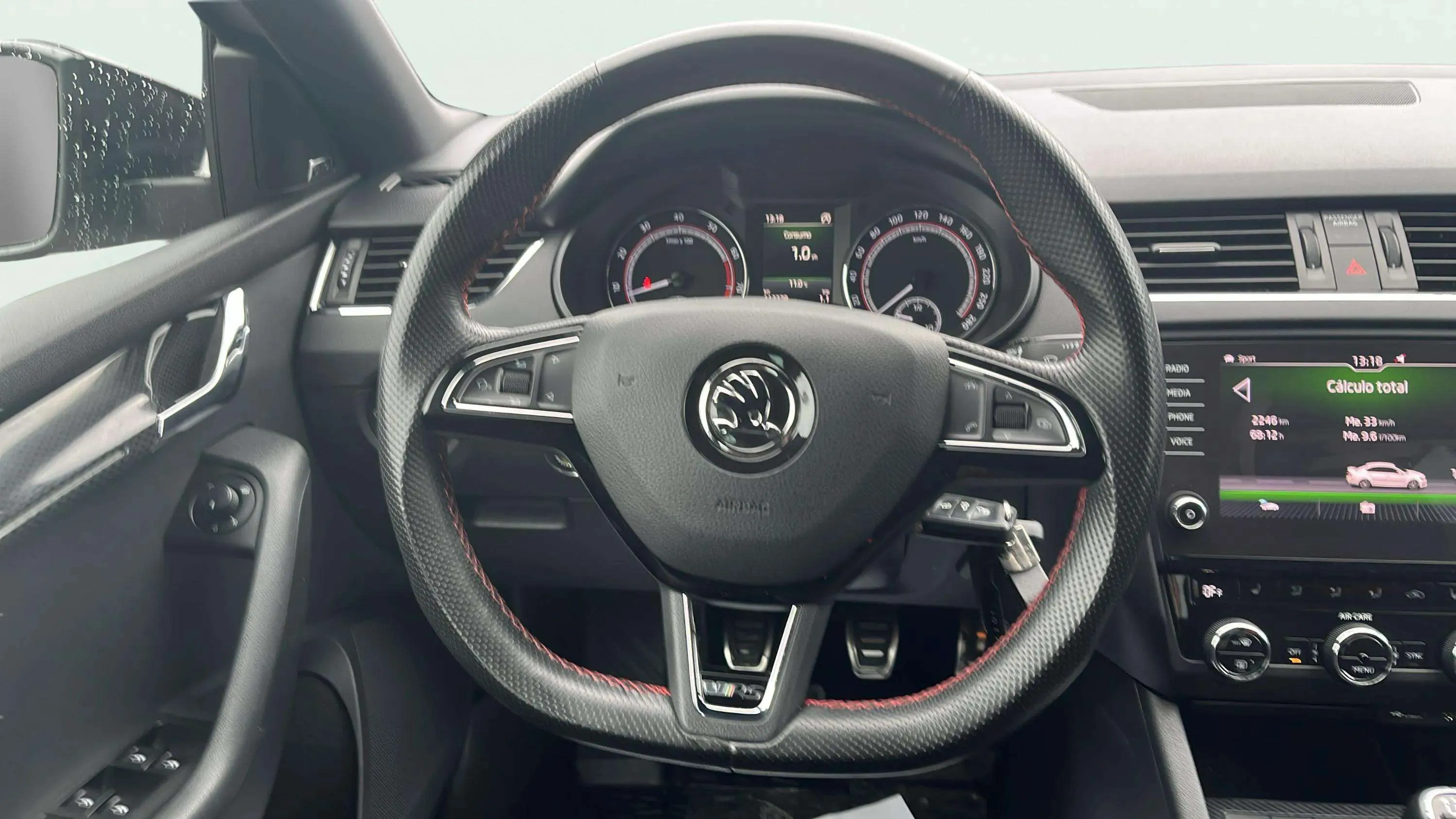 Škoda Octavia 2.0 TSI RS - foto 12