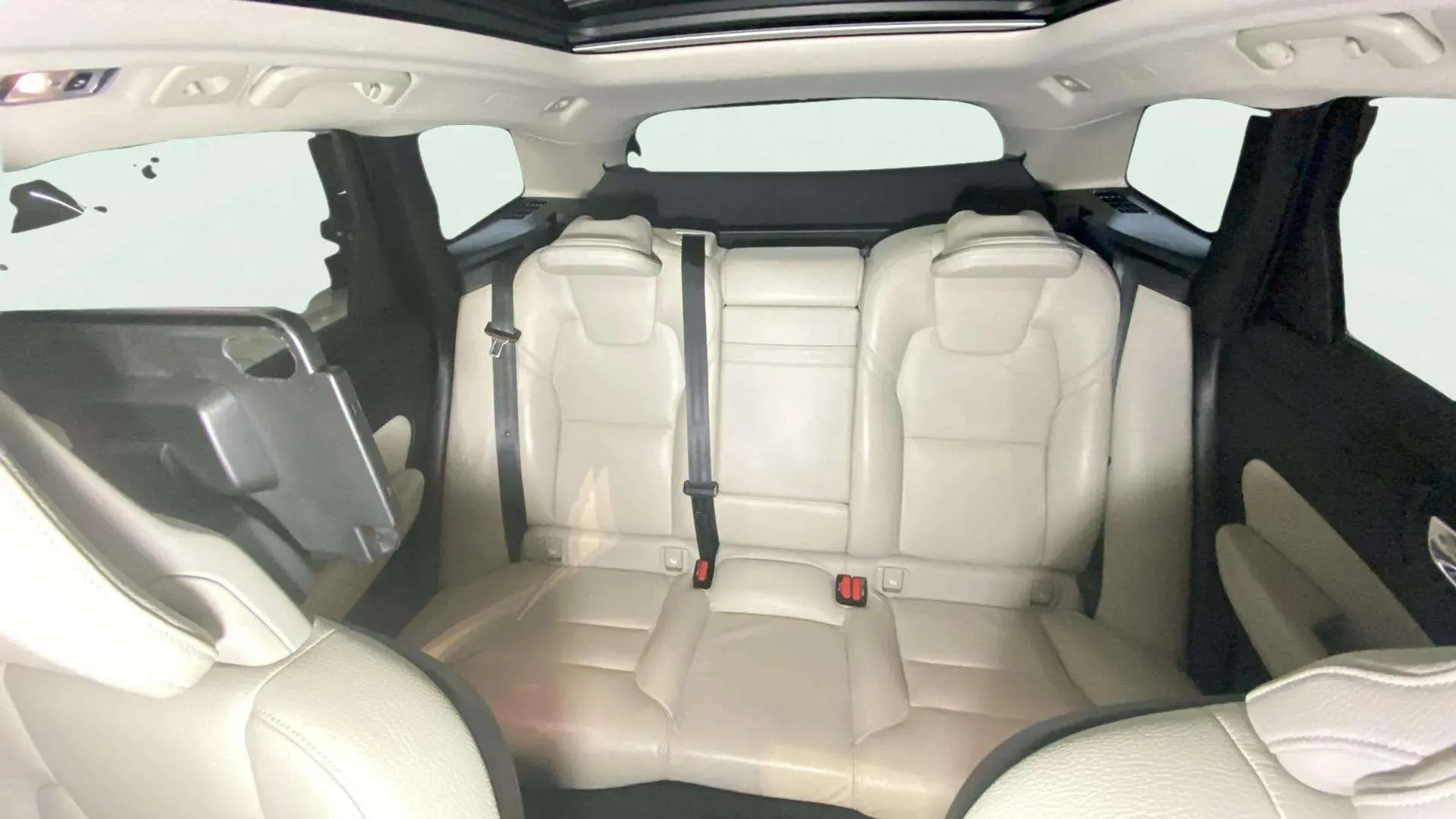 Volvo XC60 2.0 T8 AWD Inscription - foto 17
