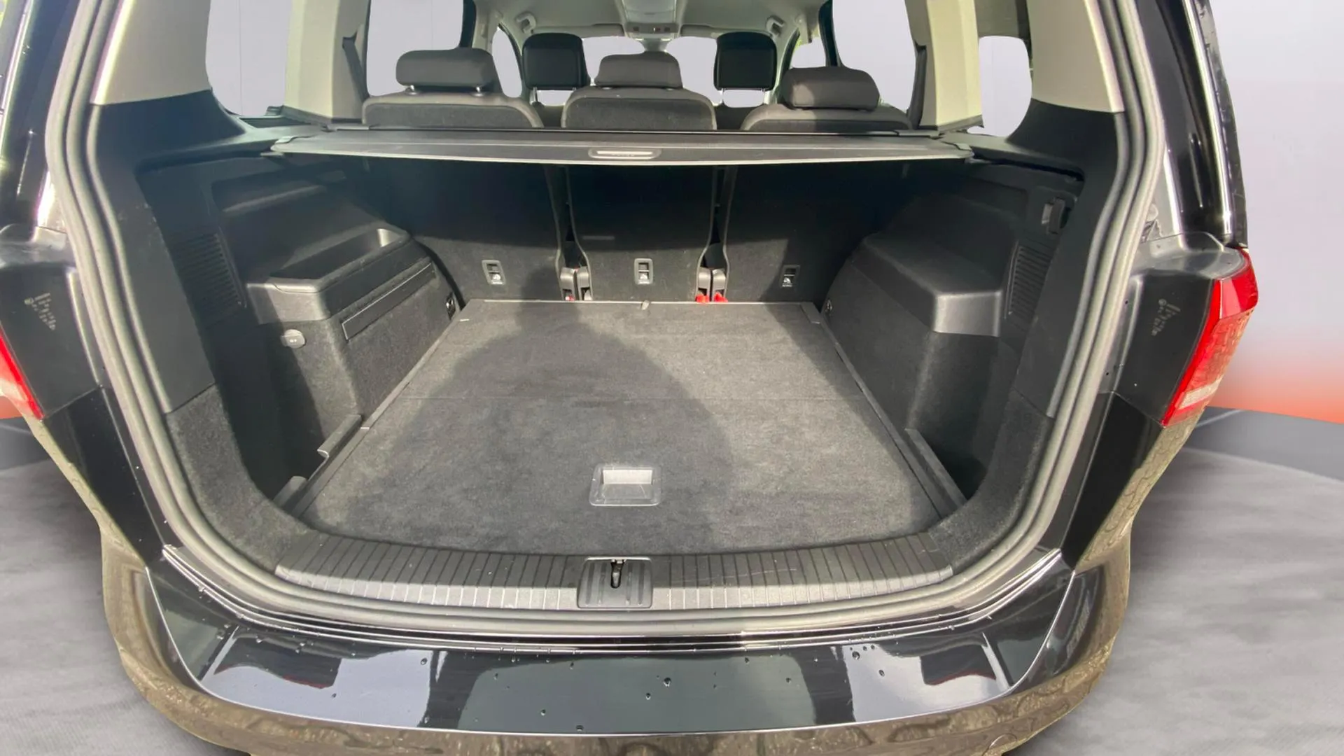 Volkswagen Touran Advance 2.0 TDI DSG - foto 20