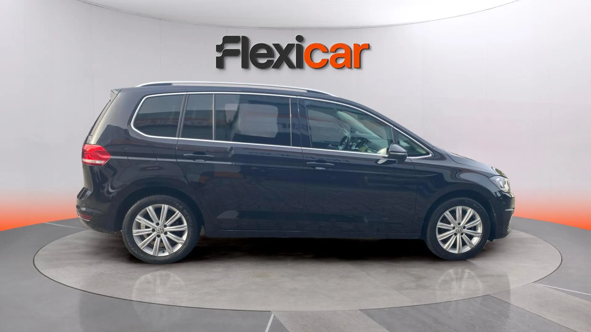 Volkswagen Touran Advance 2.0 TDI DSG - foto 4