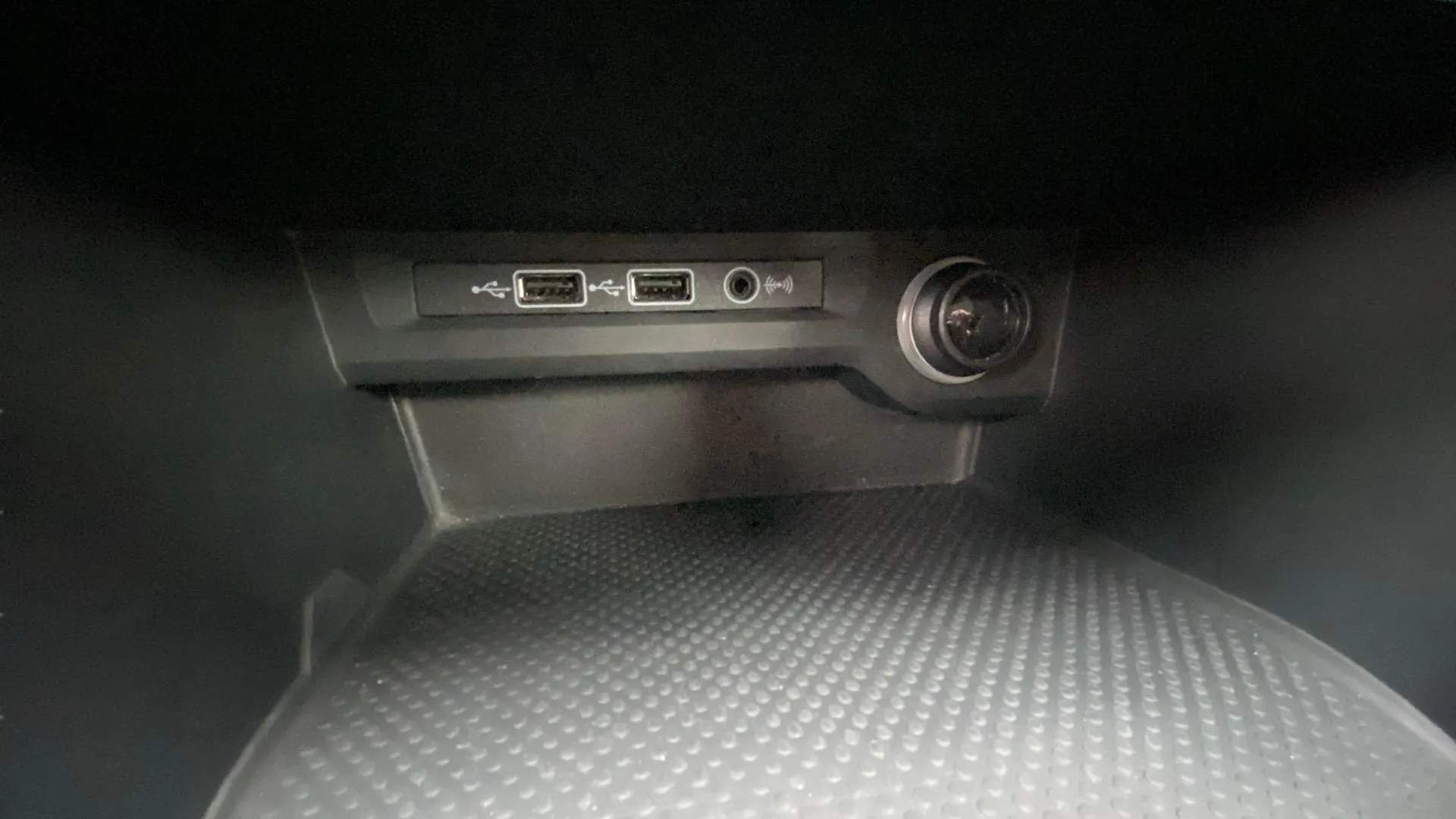 Volkswagen Touran Advance 2.0 TDI DSG - foto 16