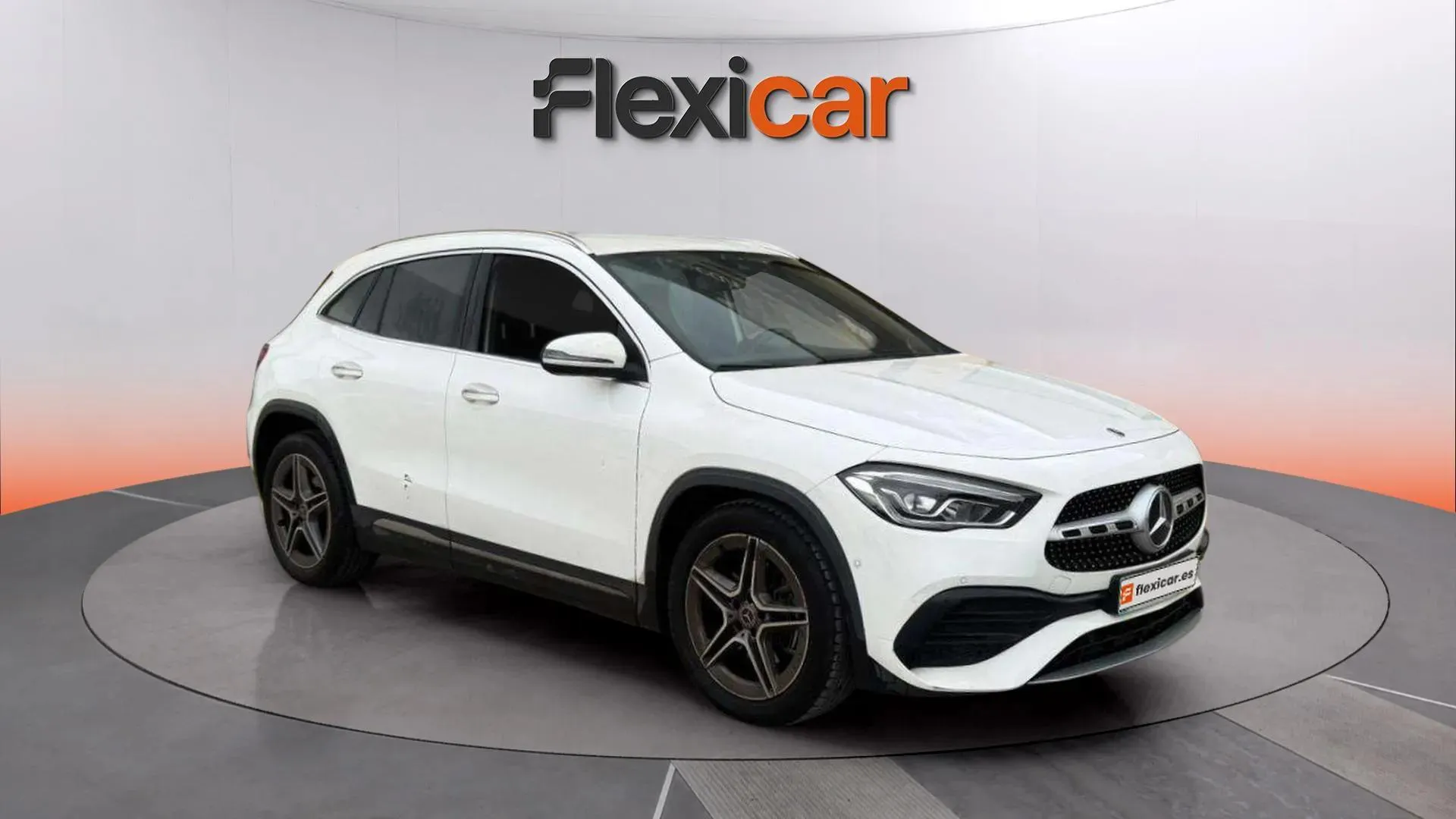Mercedes-Benz GLA 200 D - foto 35