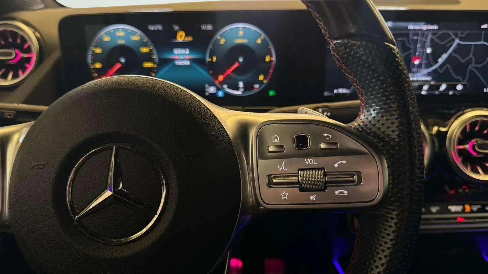 Mercedes-Benz GLA 200 D - foto 20
