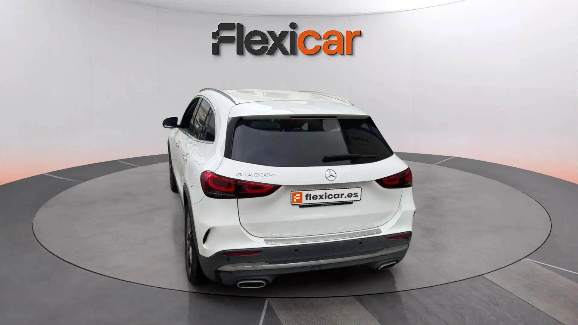 Mercedes-Benz GLA 200 D - foto 32